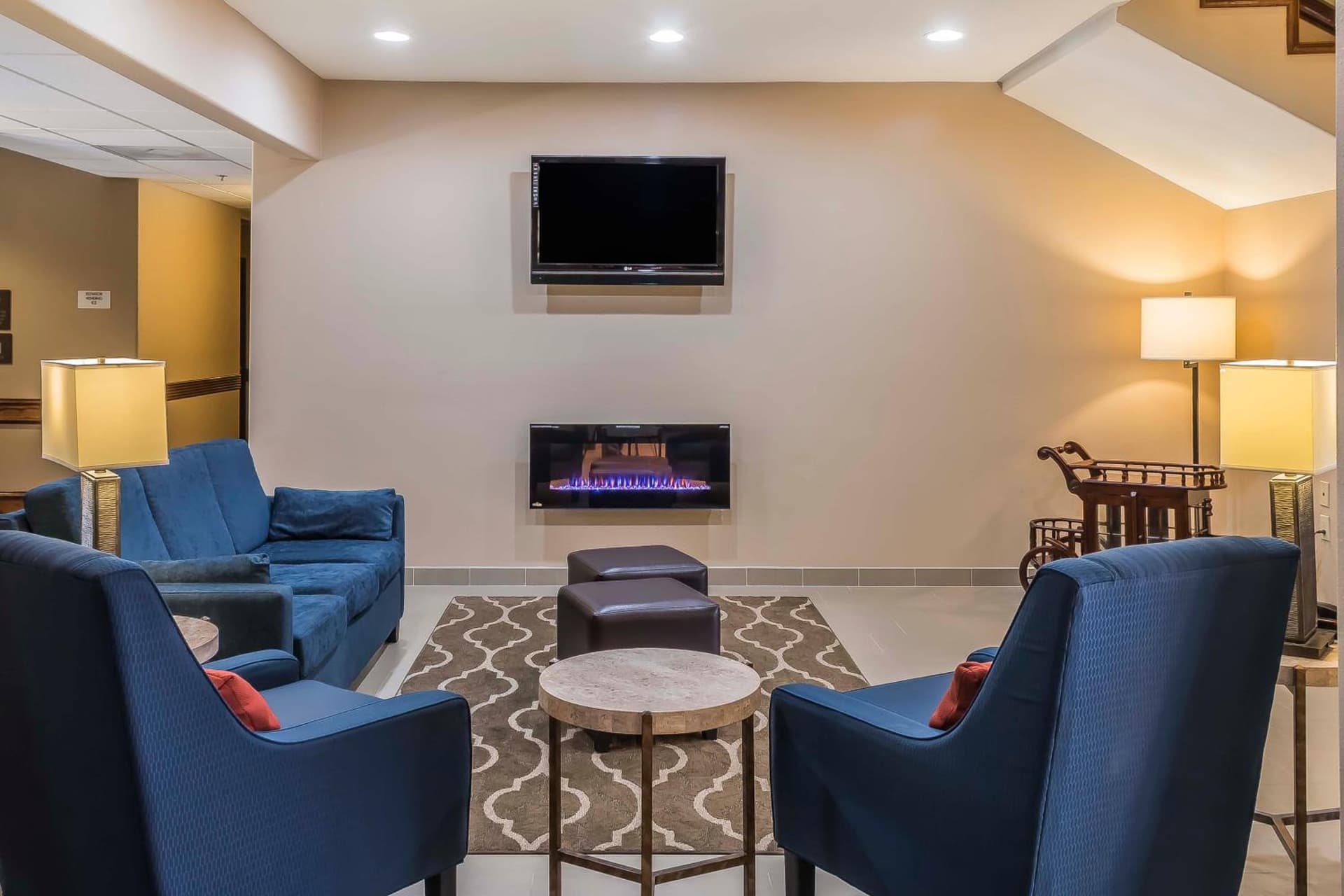MainStay Suites Edinburg South gallery photo in Edinburg, TX — image 54