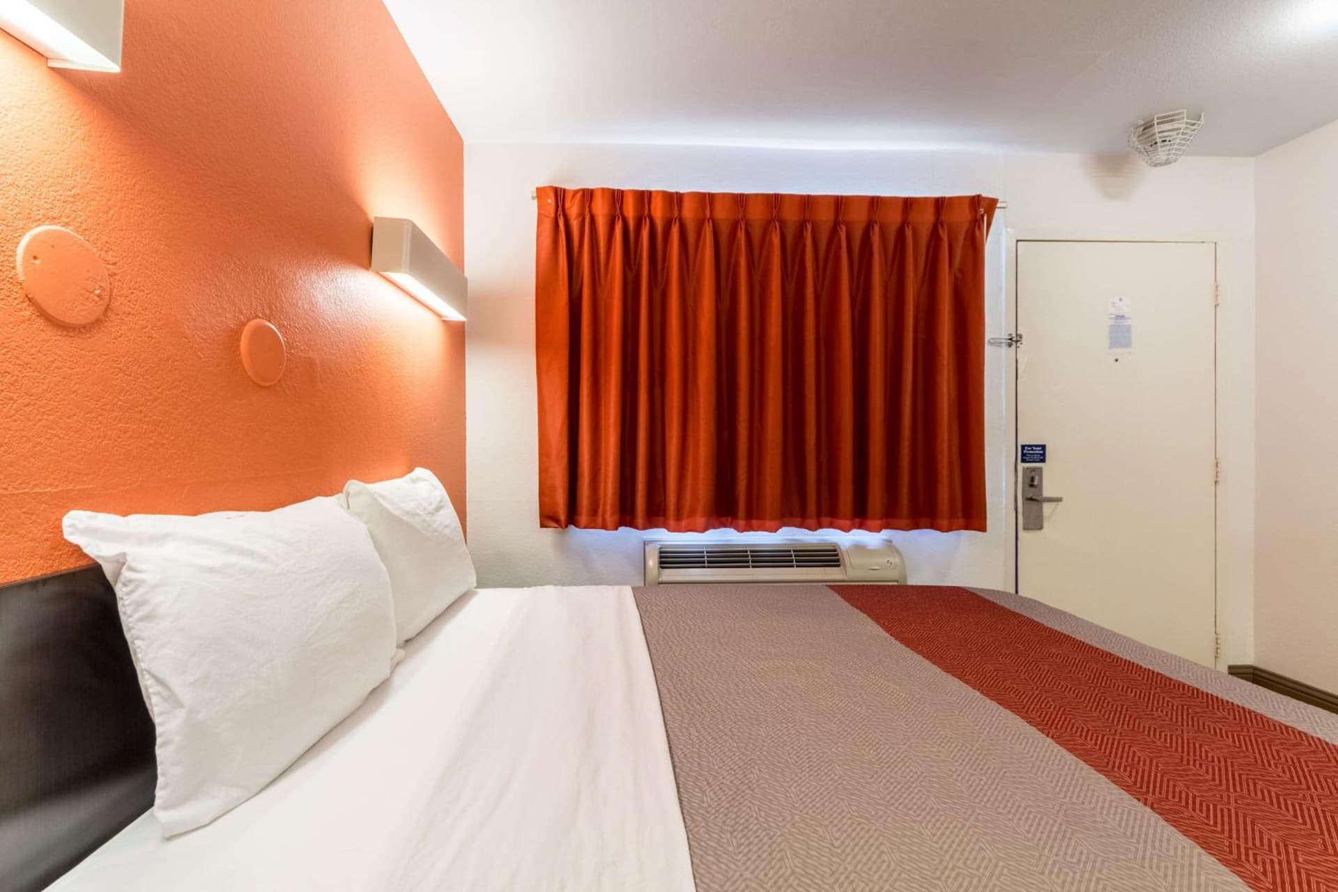Motel 6-Garland, TX - Dallas gallery photo in Garland, TX — image 13
