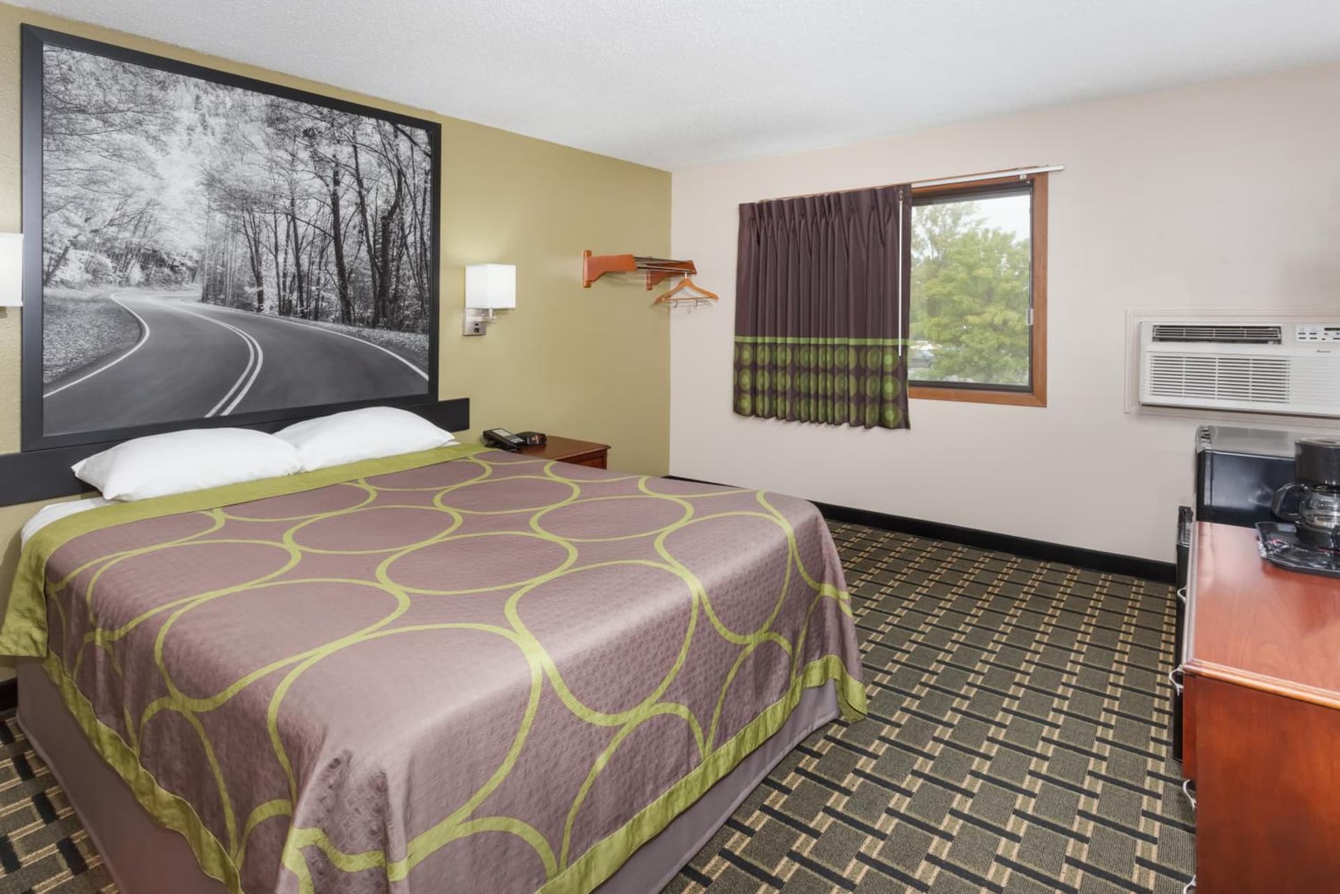 Super 8 by Wyndham Michigan City interior in Michigan City, IN — gallery photo 2