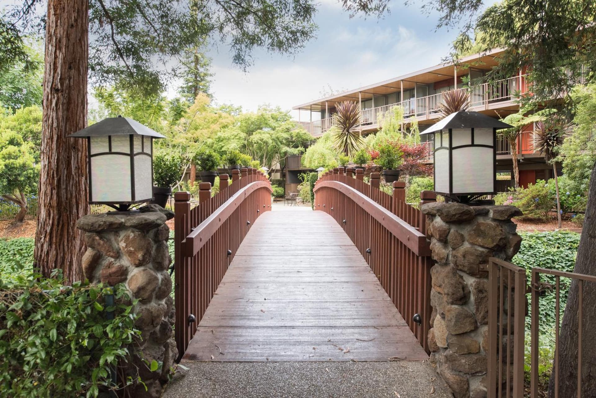 The Creekside Inn property views in Palo Alto, CA — gallery photo 3