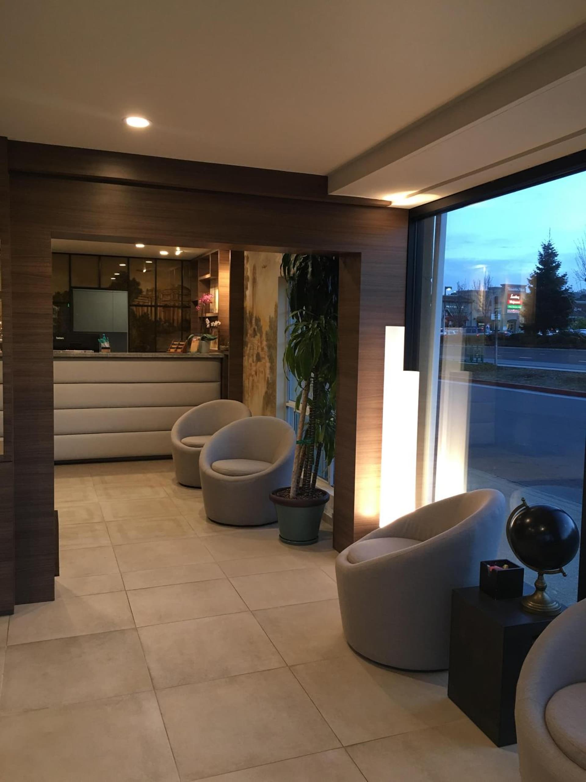 The Dylan Hotel at SFO property views in Millbrae, CA — gallery photo 3