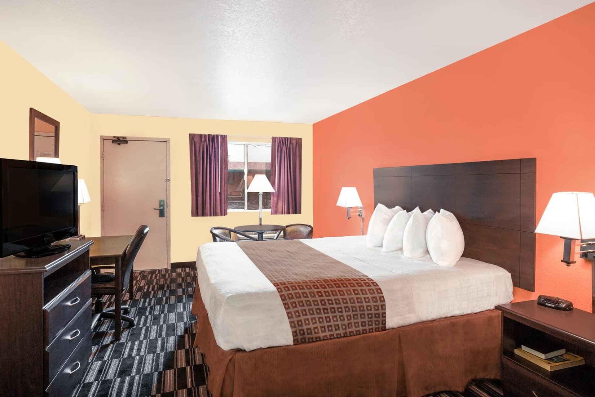 Howard Johnson by Wyndham Modesto Ceres gallery photo in Ceres, CA — image 27