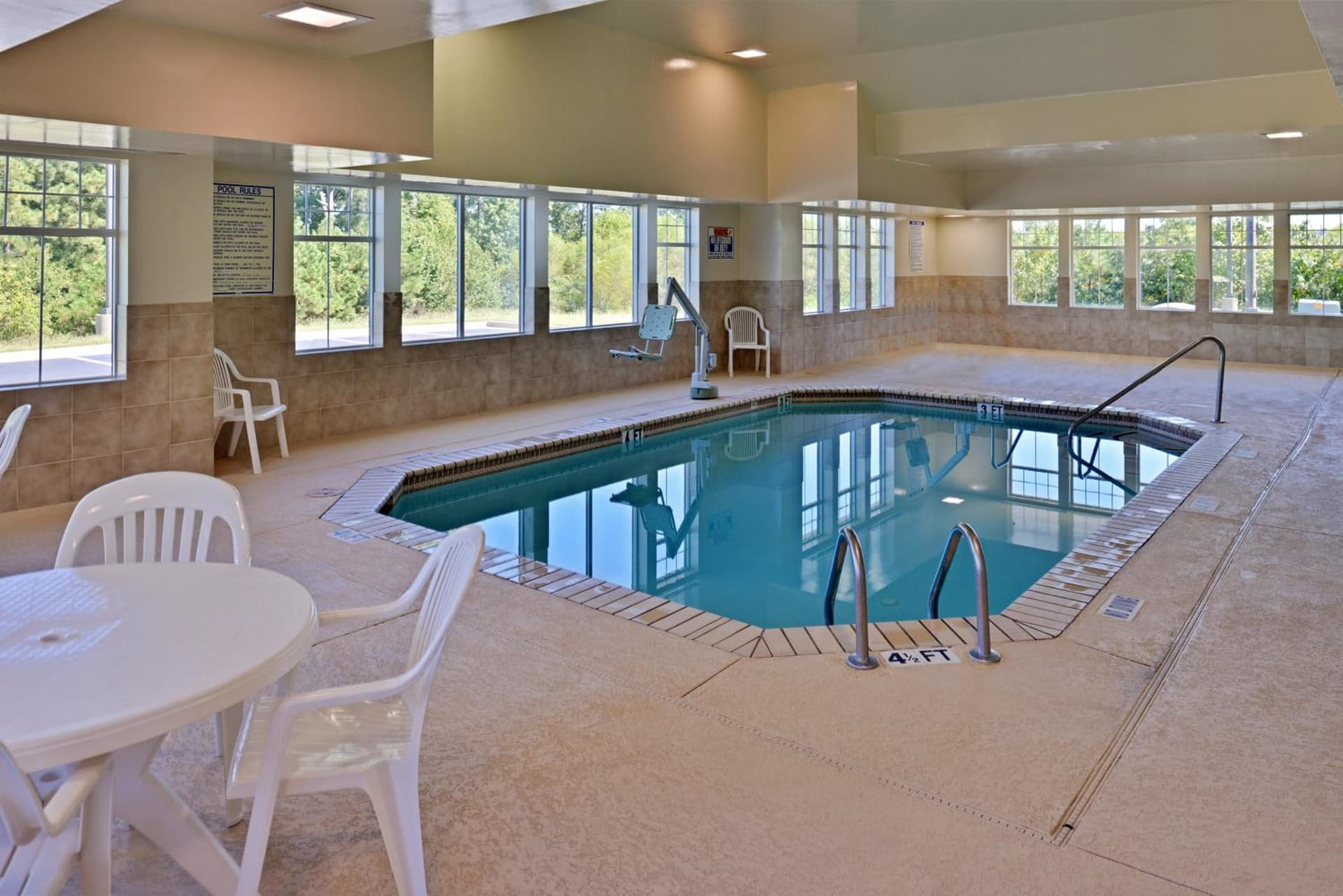 Country Inn & Suites by Radisson, Stone Mountain, GA gallery photo in Stone Mountain, GA — image 89