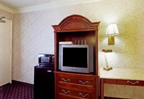 Americas Best Value Inn & Suites - Fontana gallery photo in Fontana, CA — image 28
