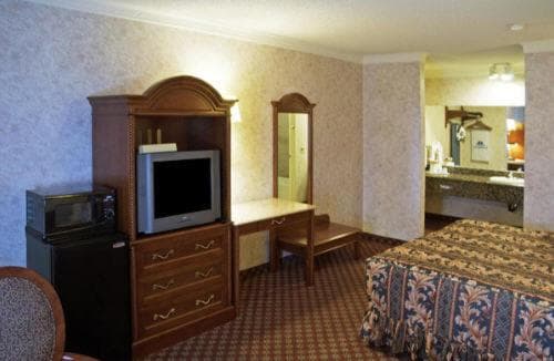 Americas Best Value Inn & Suites - Fontana gallery photo in Fontana, CA — image 13
