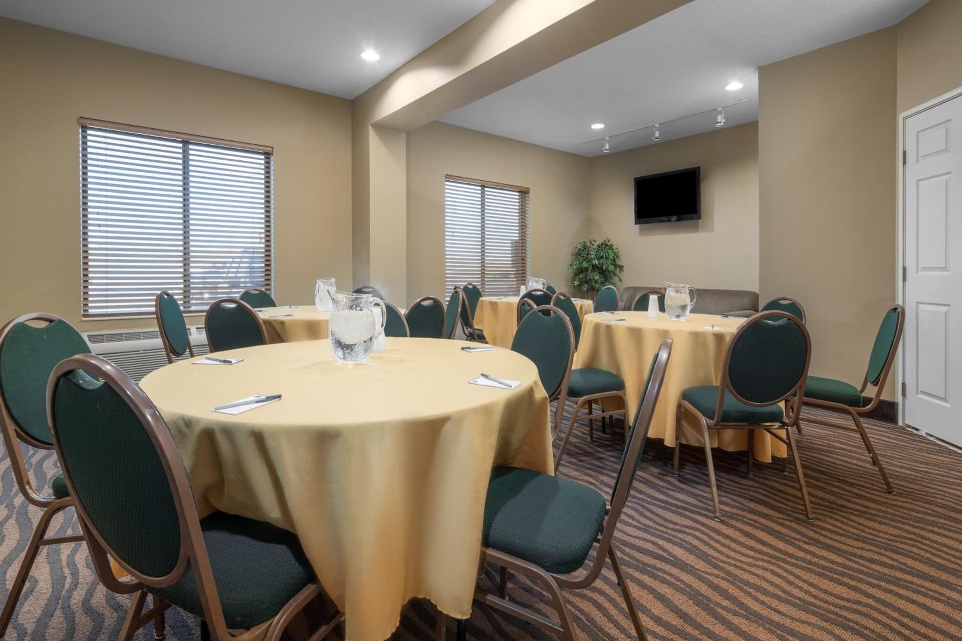 Comfort Inn & Suites Rochester South Mayo Clinic gallery photo in Rochester, MN — image 31