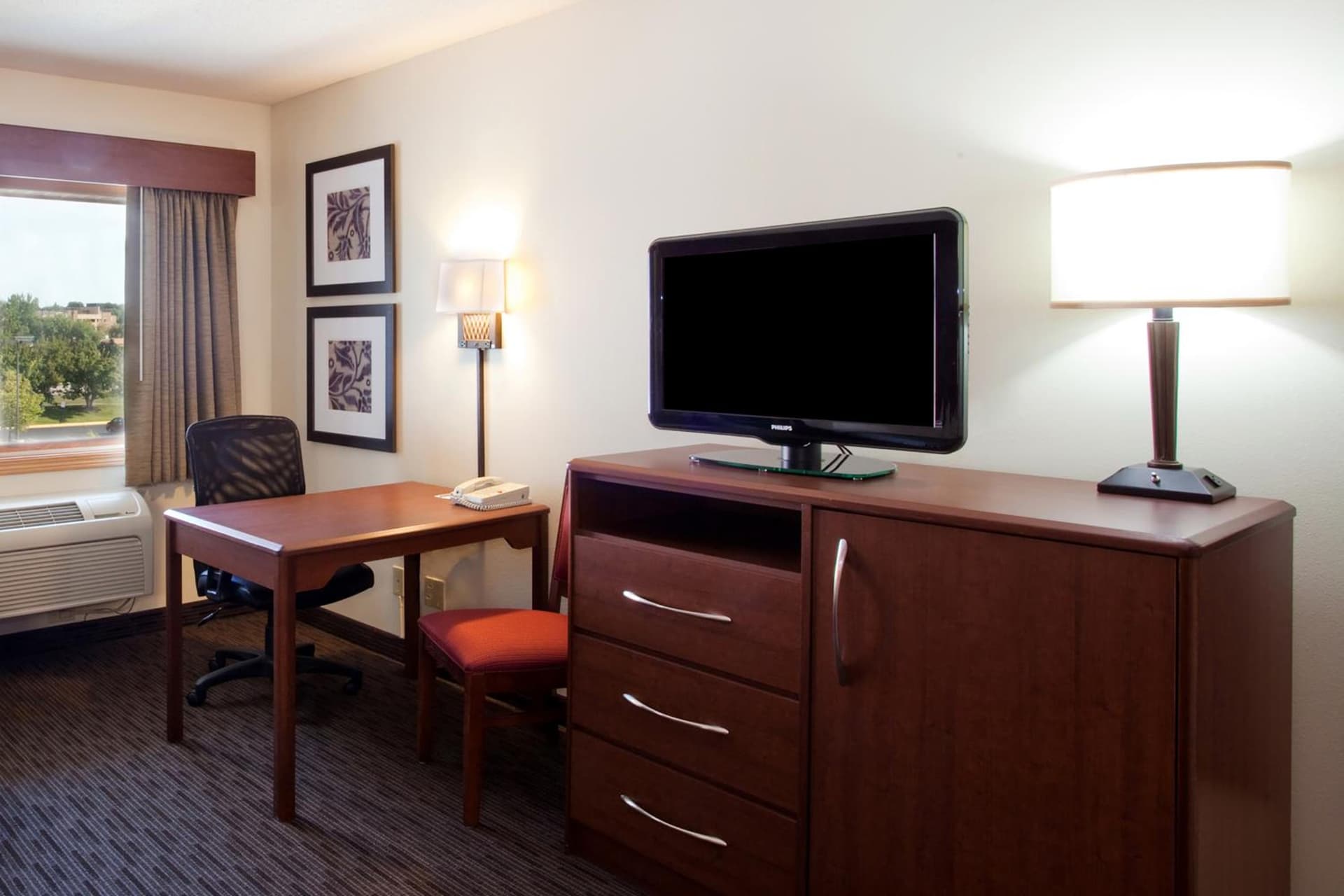 AmericInn by Wyndham Douglas/Saugatuck gallery photo in Saugatuck, MI — image 39