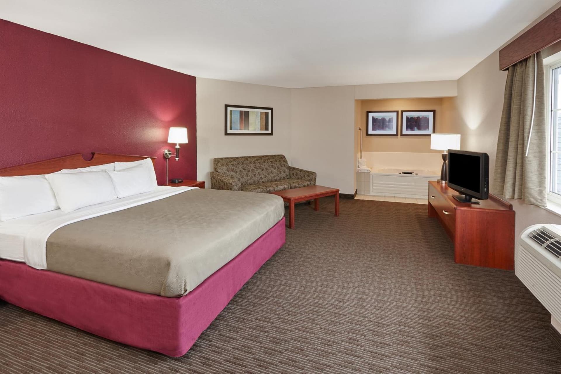 AmericInn by Wyndham Douglas/Saugatuck gallery photo in Saugatuck, MI — image 19