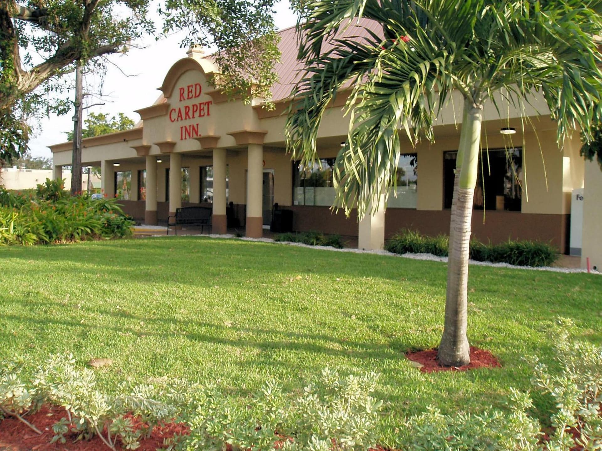 Red Carpet Inn Airport and Cruise Port Hotel Fort Lauderdale gallery photo in Fort Lauderdale, FL — image 24