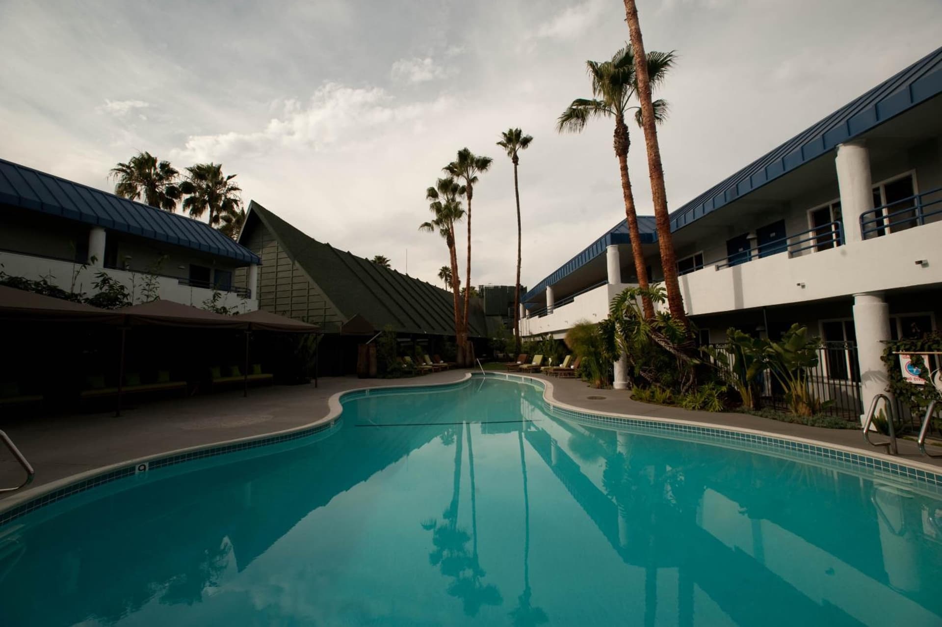 Hotel Current interior in Long Beach, CA — gallery photo 2