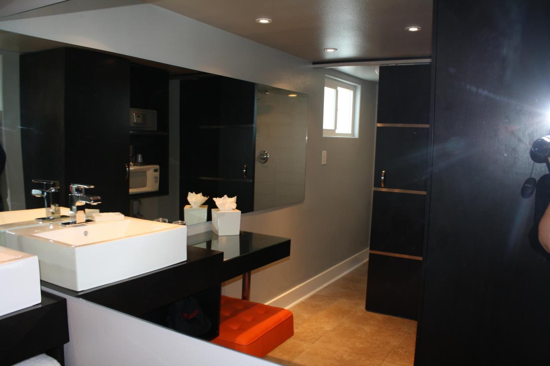 Hotel Current interior in Long Beach, CA — gallery photo 2