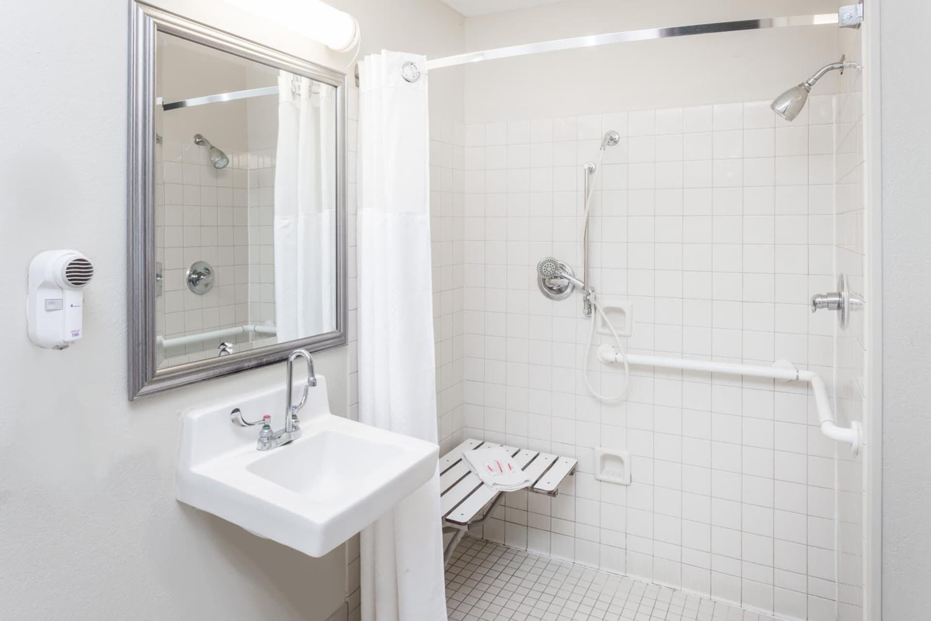 Baymont by Wyndham Peoria interior in Peoria, IL — gallery photo 2