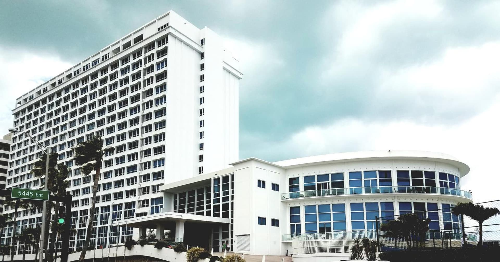 L&D Vacations Rentals featured exterior or lobby in Miami Beach, FL — similar hotel