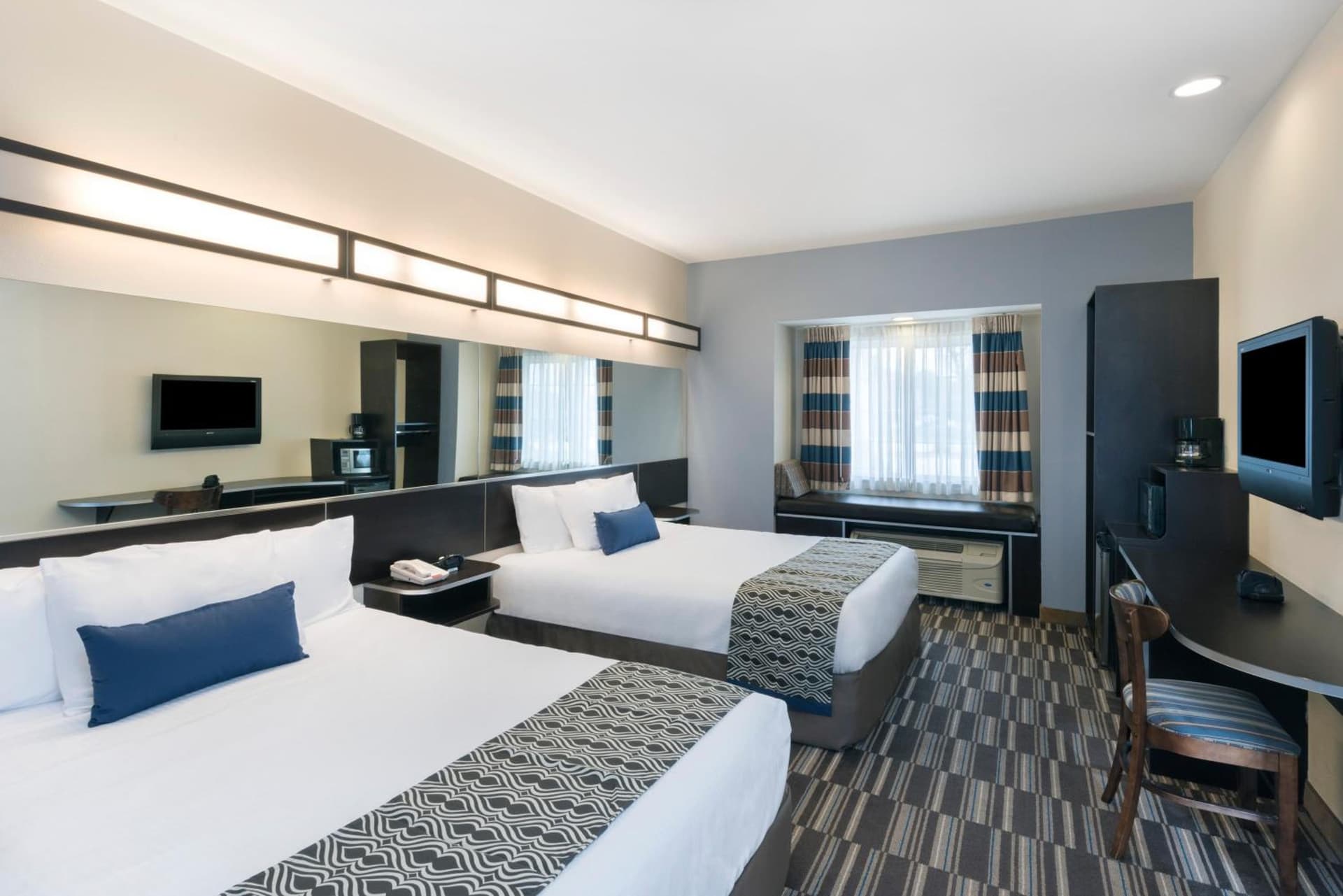 Microtel Inn and Suites Baton Rouge Airport gallery photo in Baton Rouge, LA — image 12
