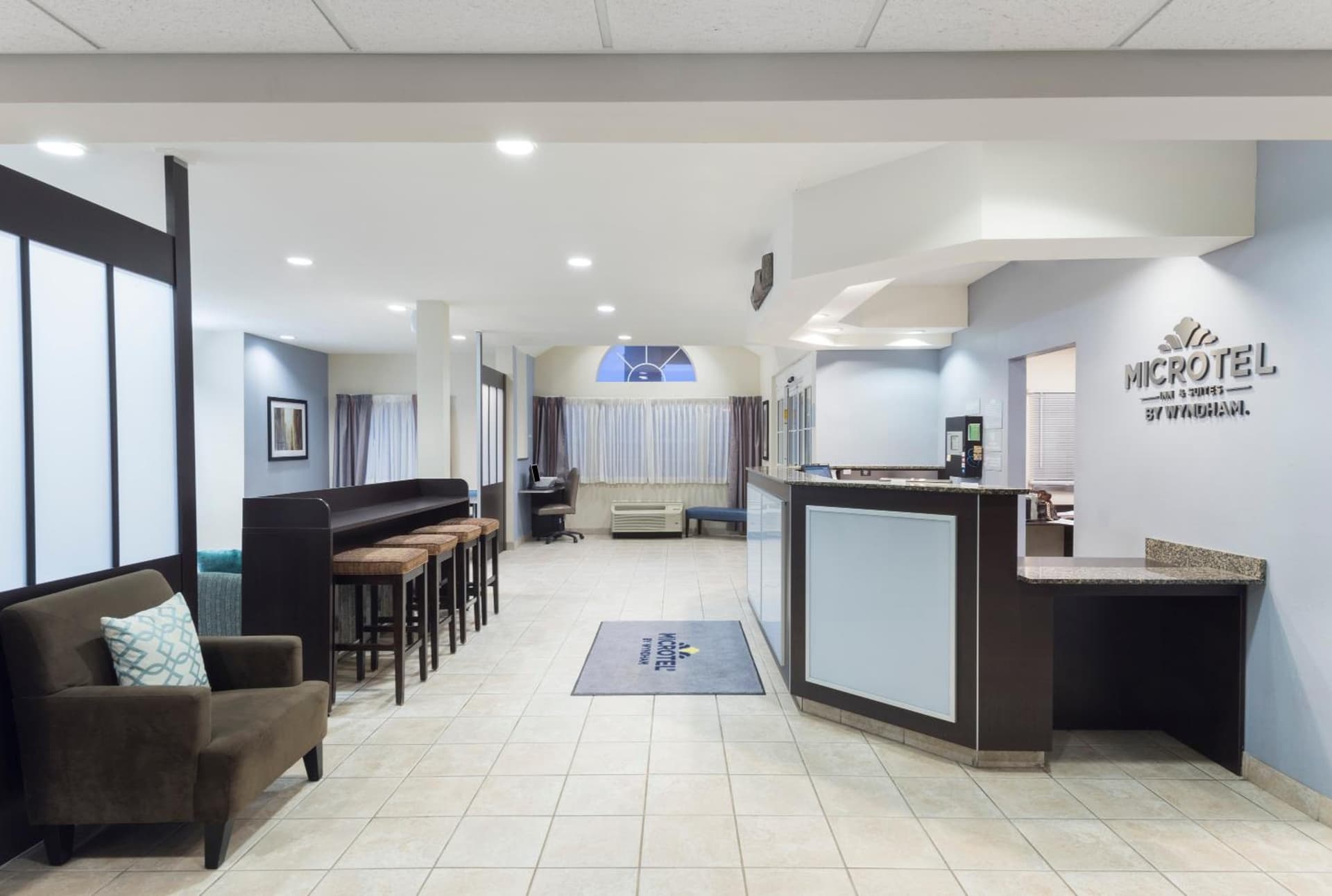Microtel Inn and Suites Baton Rouge Airport gallery photo in Baton Rouge, LA — image 7