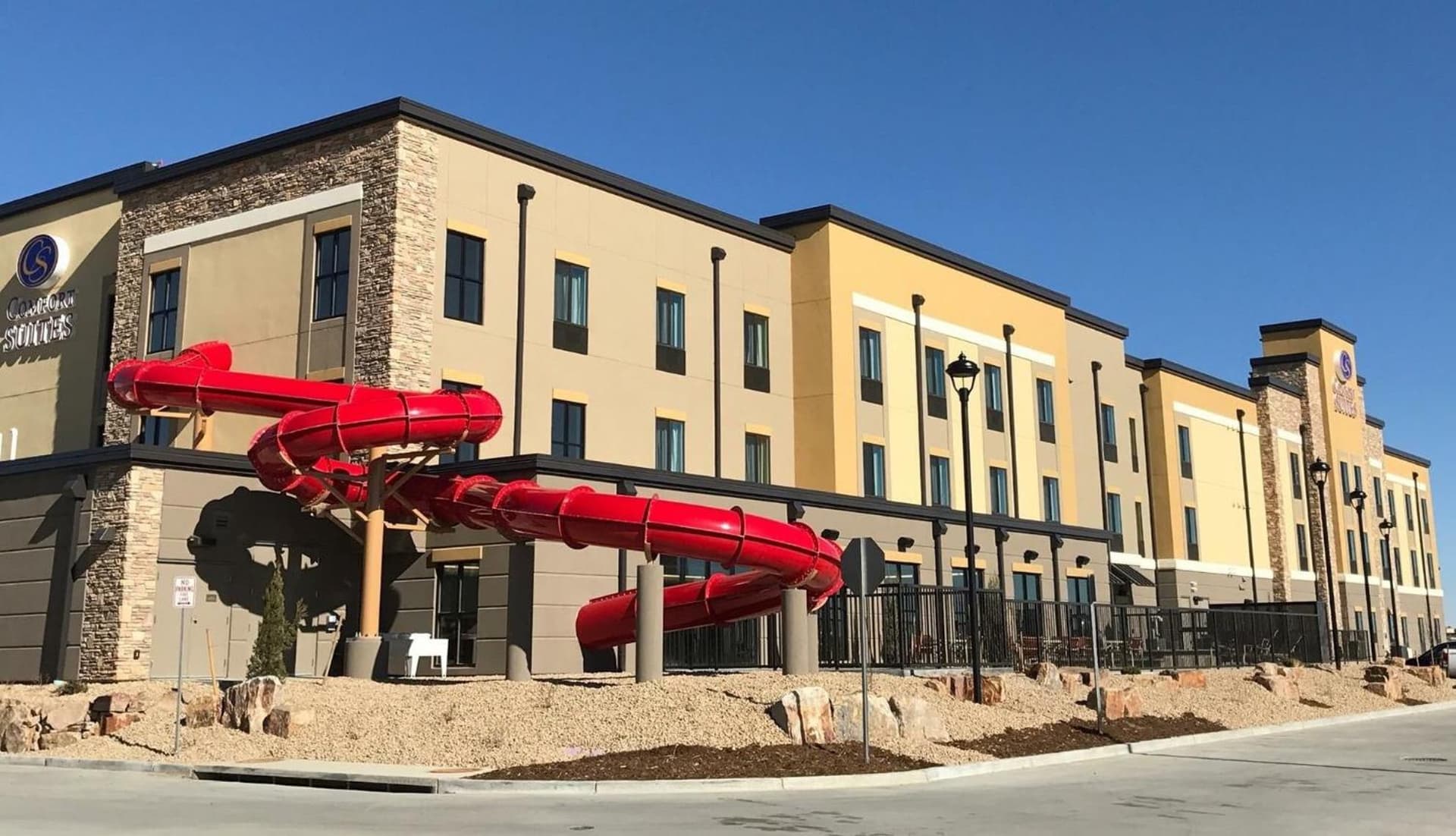 Comfort Suites Loveland gallery photo in Loveland, CO — image 48