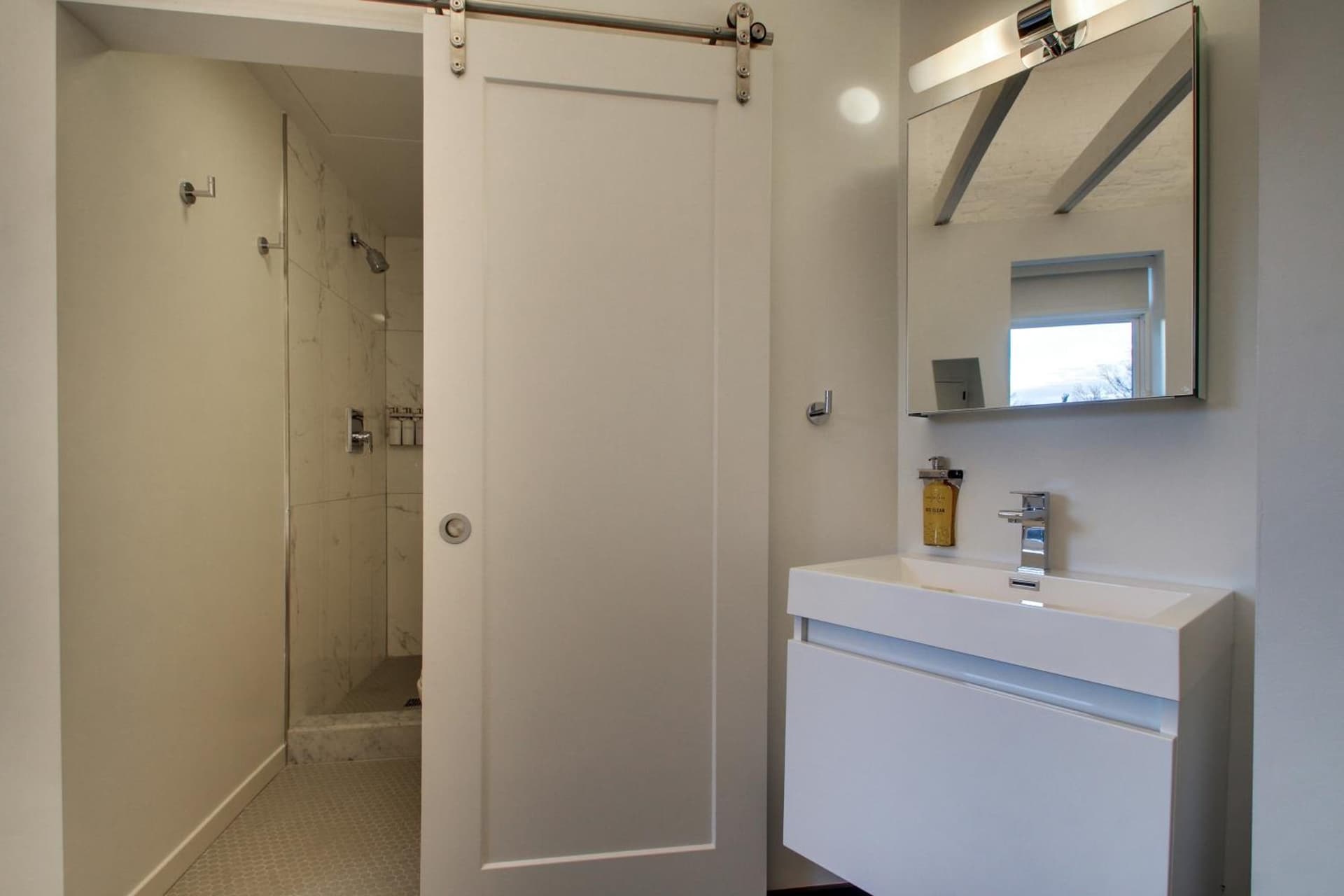 Hotel Hive property views in Washington, DC — gallery photo 3
