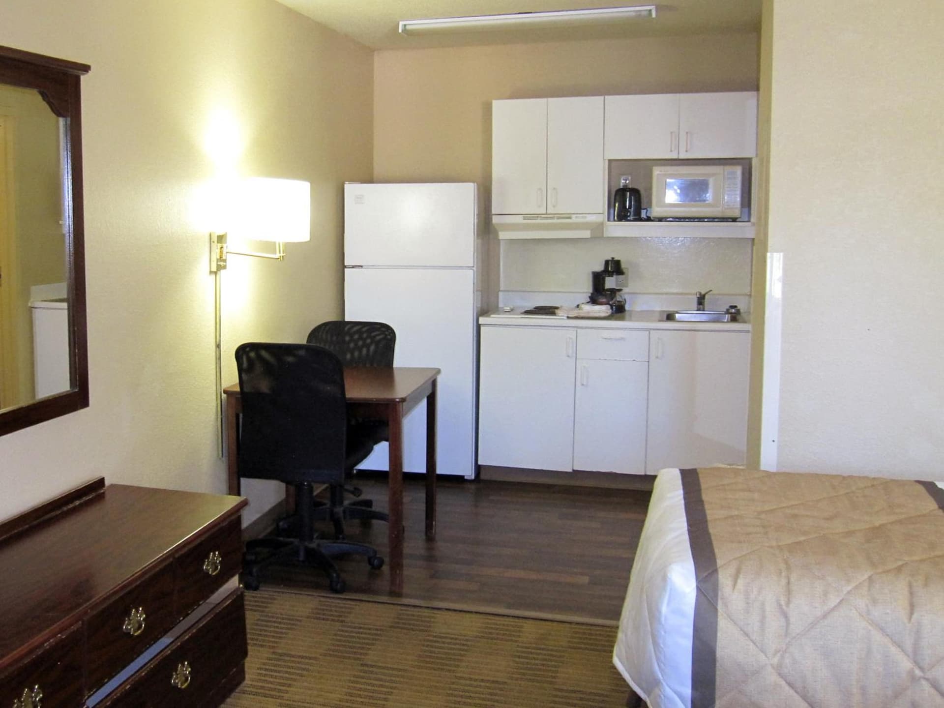 Extended Stay America Suites - Chesapeake - Crossways Blvd gallery photo in Chesapeake, VA — image 6