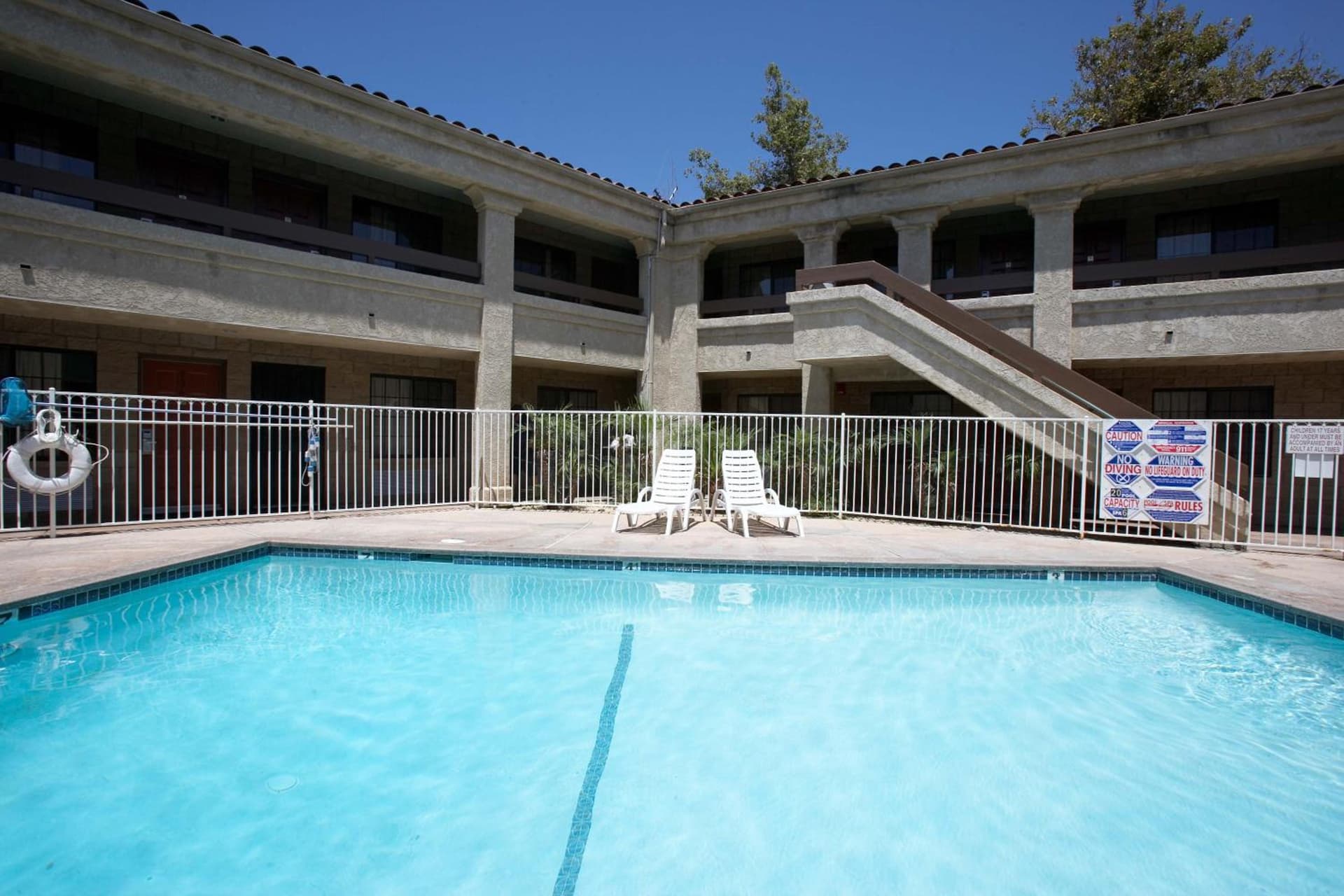 Premier Inns Thousand Oaks property views in Thousand Oaks, CA — gallery photo 3