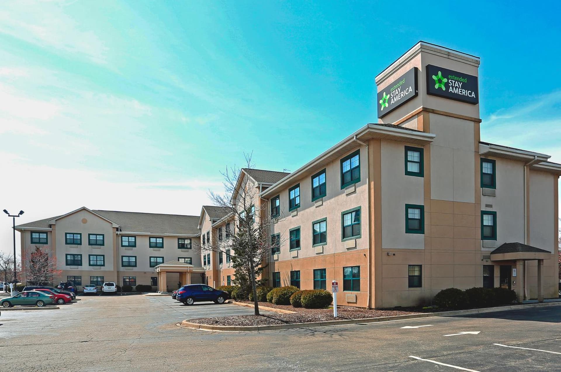 Extended Stay America Select Suites - Detroit - Roseville featured exterior or lobby in Roseville, MI — similar hotel