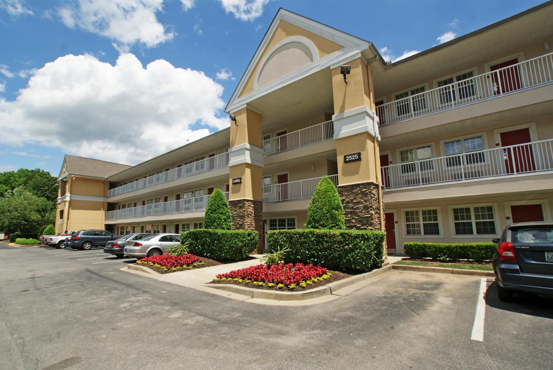 Extended Stay America Select Suites - Nashville - Airport featured exterior or lobby in Nashville, TN — similar hotel
