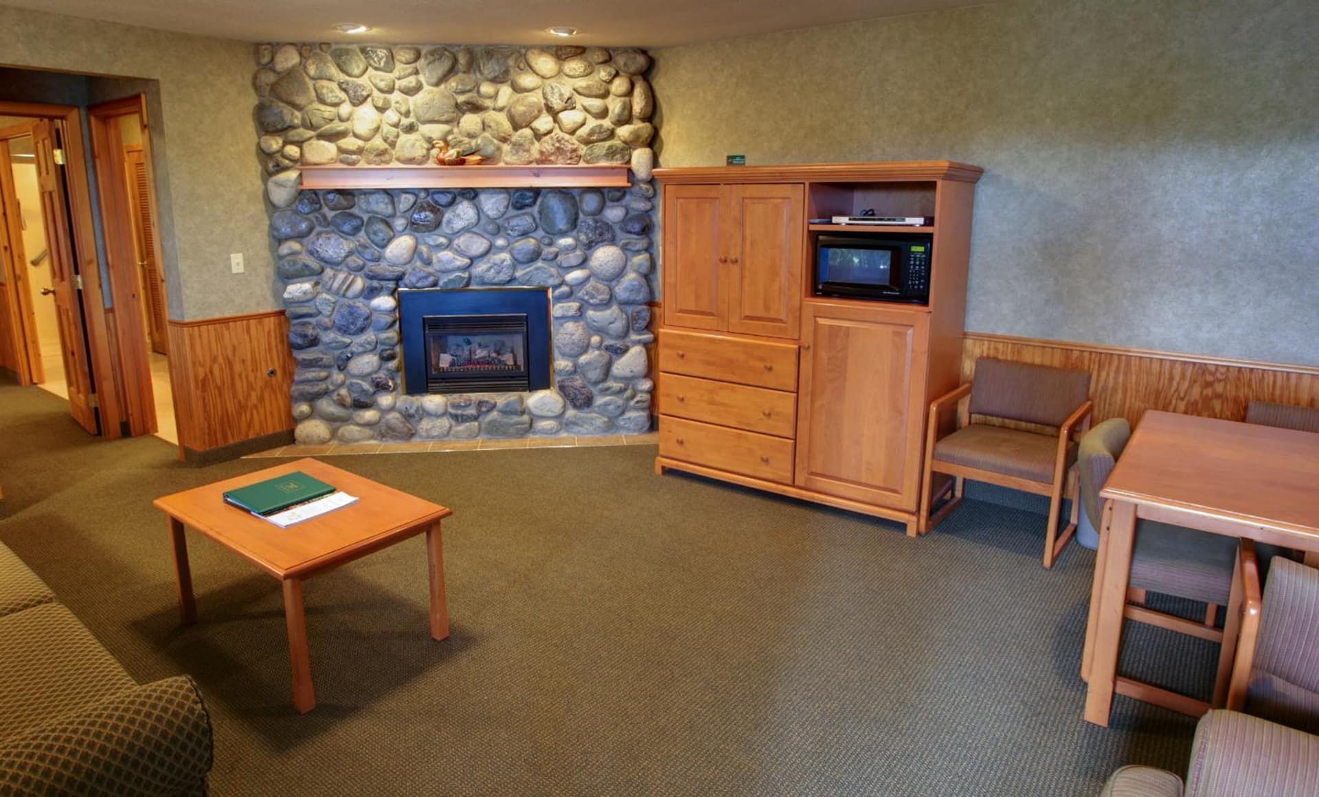 Poulsbo Inn & Suites property views in Poulsbo, WA — gallery photo 3