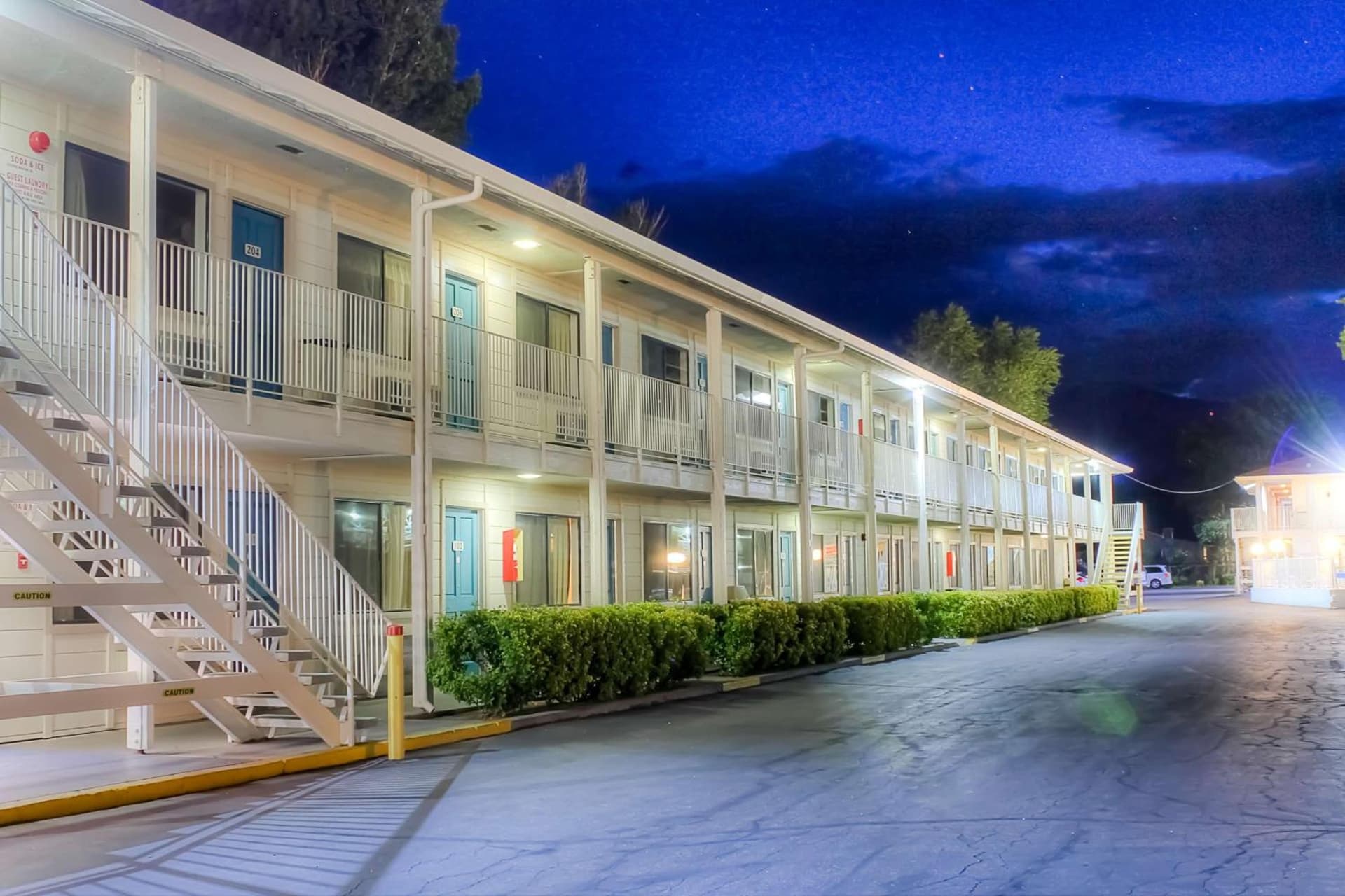 Motel 6-Bishop, CA interior in Bishop, CA — gallery photo 2