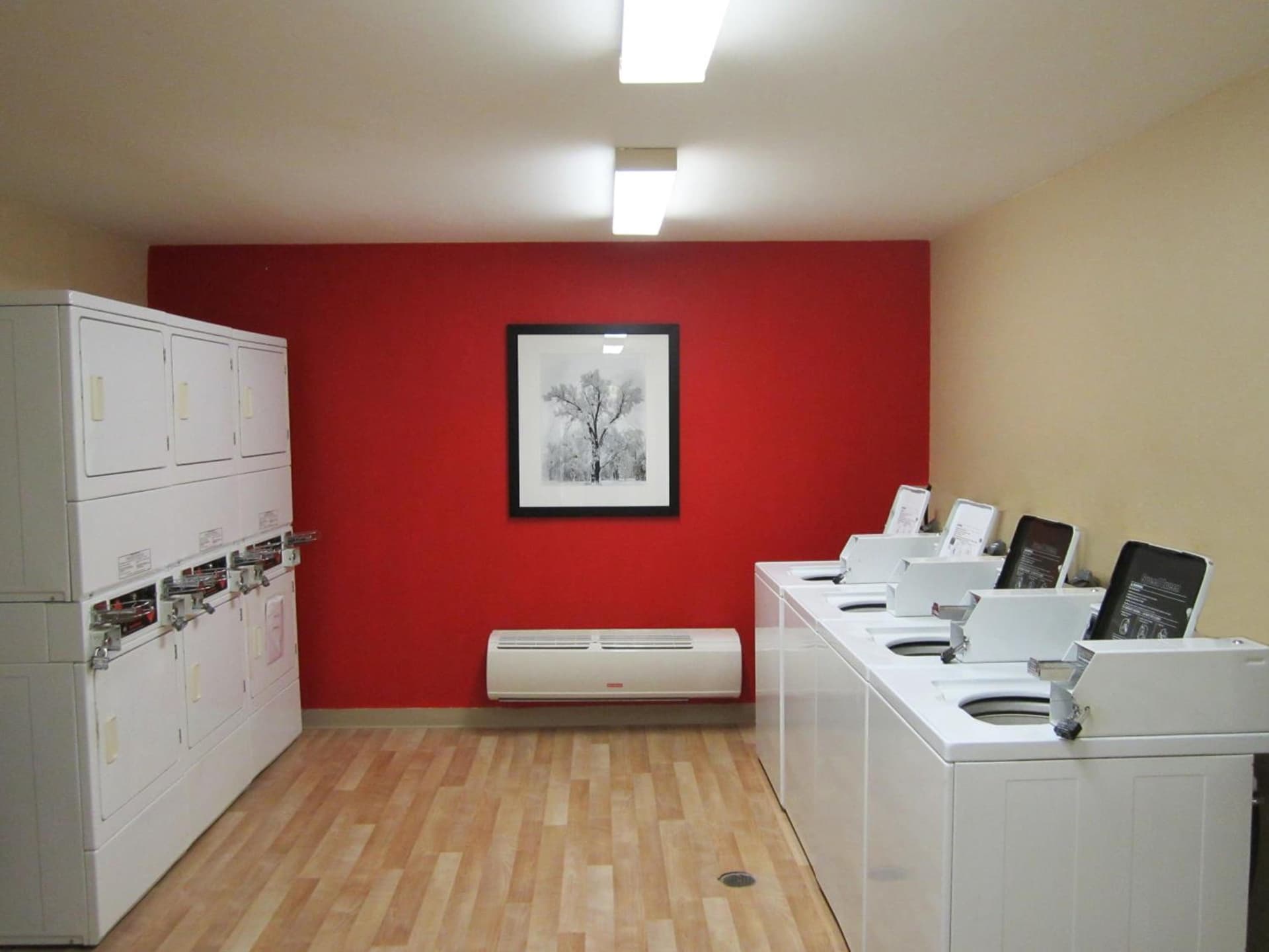 Extended Stay America Suites - Orange County - Huntington Beach gallery photo in Huntington Beach, CA — image 23