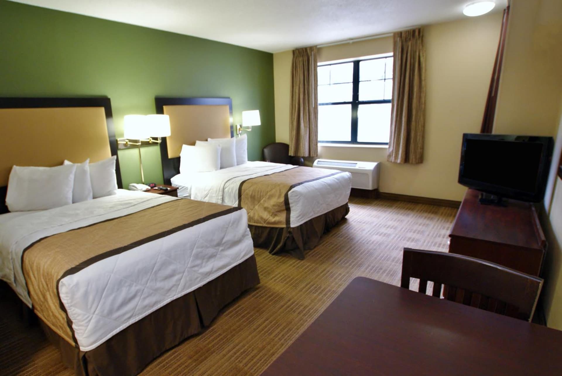Extended Stay America Select Suites - Detroit - Sterling Heights property views in Sterling Heights, MI — gallery photo 3