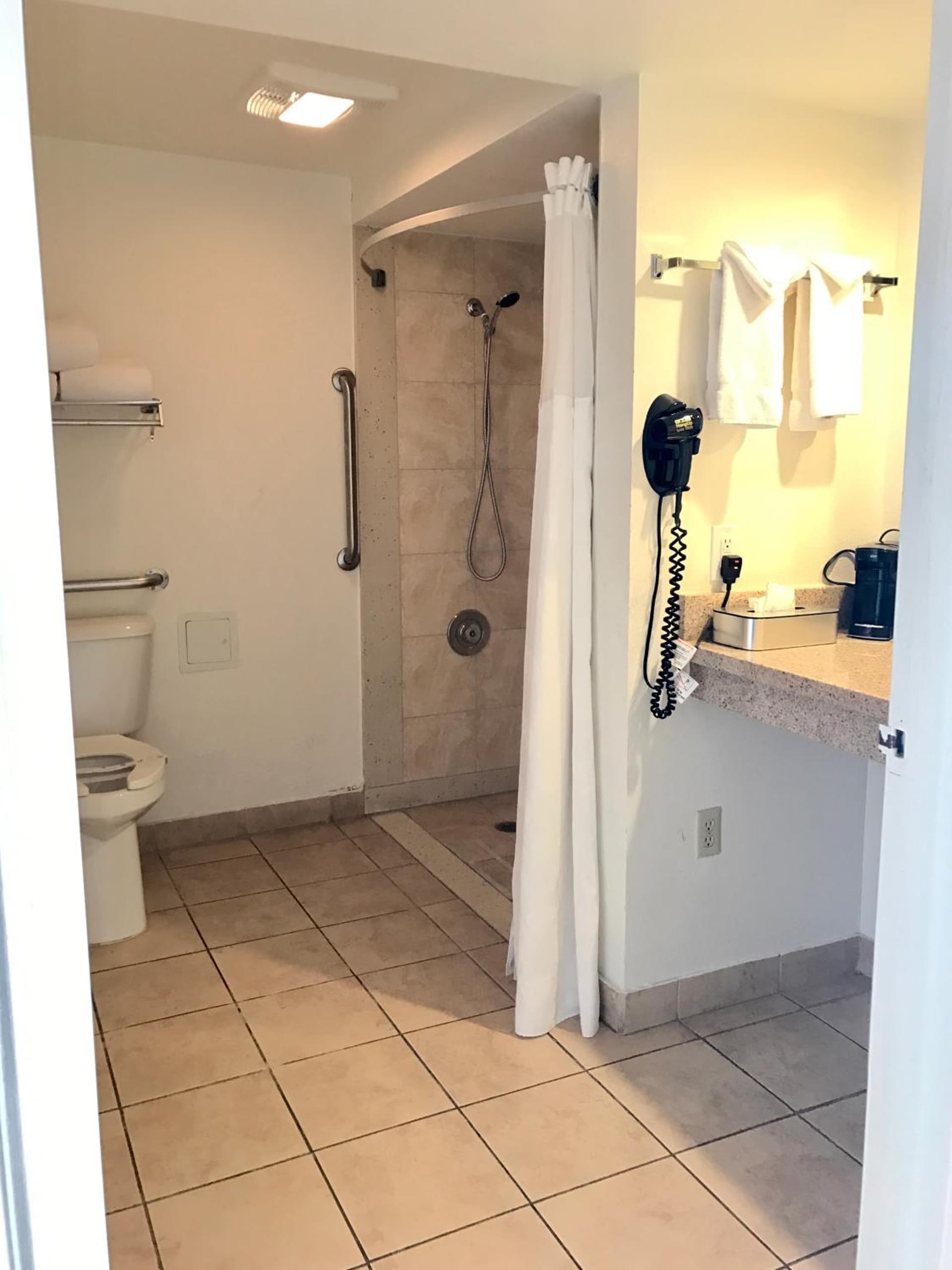 Ramada by Wyndham Torrance gallery photo in Torrance, CA — image 18