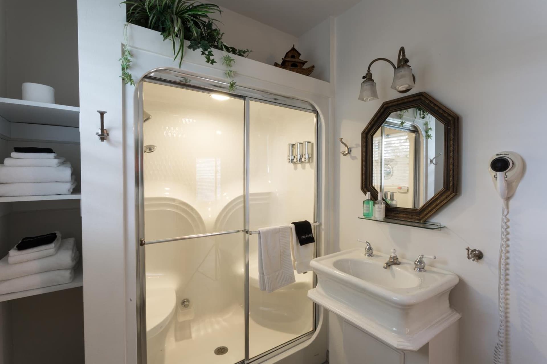 Stewart Inn property views in Wausau, WI — gallery photo 3