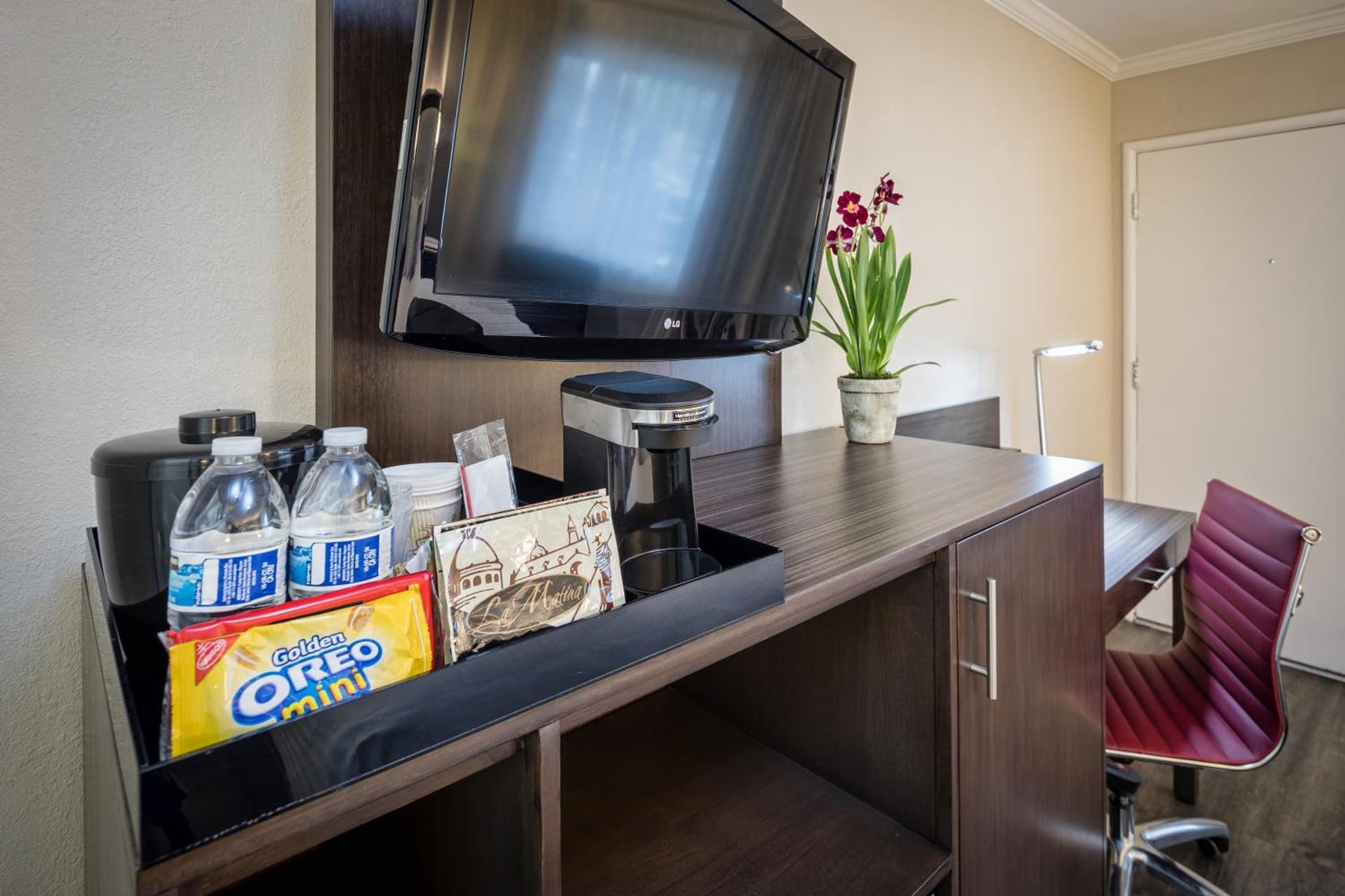 The Palo Alto Inn interior in Palo Alto, CA — gallery photo 2