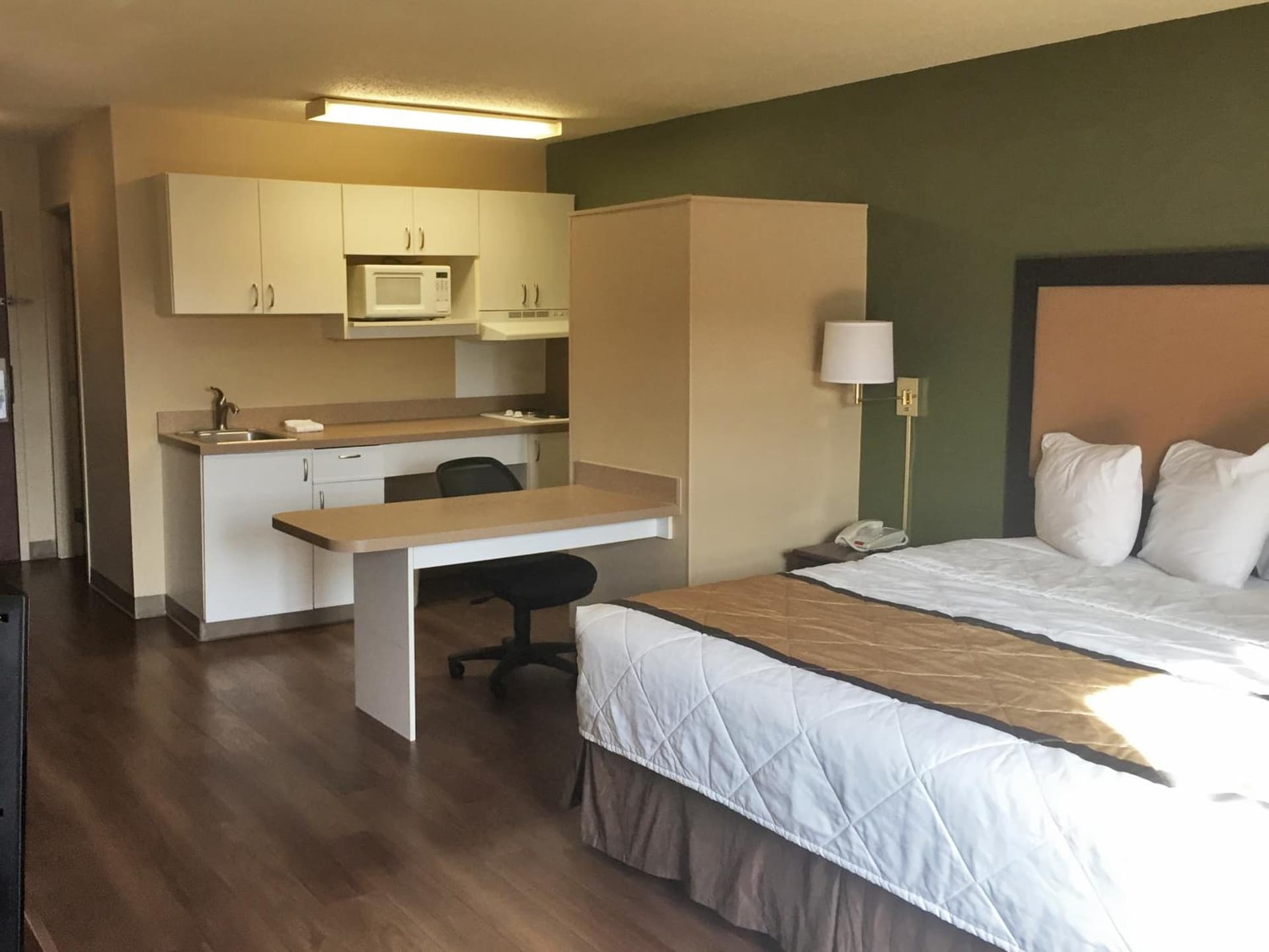 Extended Stay America Suites - Detroit - Ann Arbor - Briarwood Mall gallery photo in Ann Arbor, MI — image 9