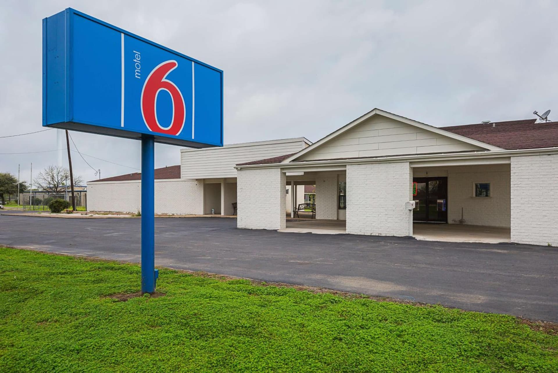 Motel 6-Madisonville, TX — hotel in Madisonville, Texas