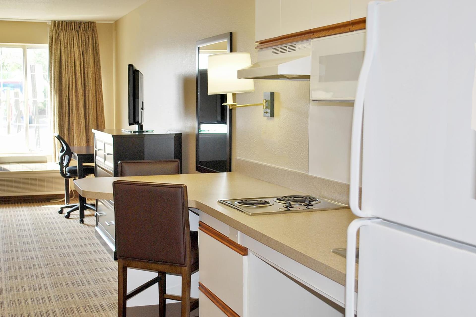 Extended Stay America Select Suites - Chicago - Naperville - East gallery photo in Naperville, IL — image 9