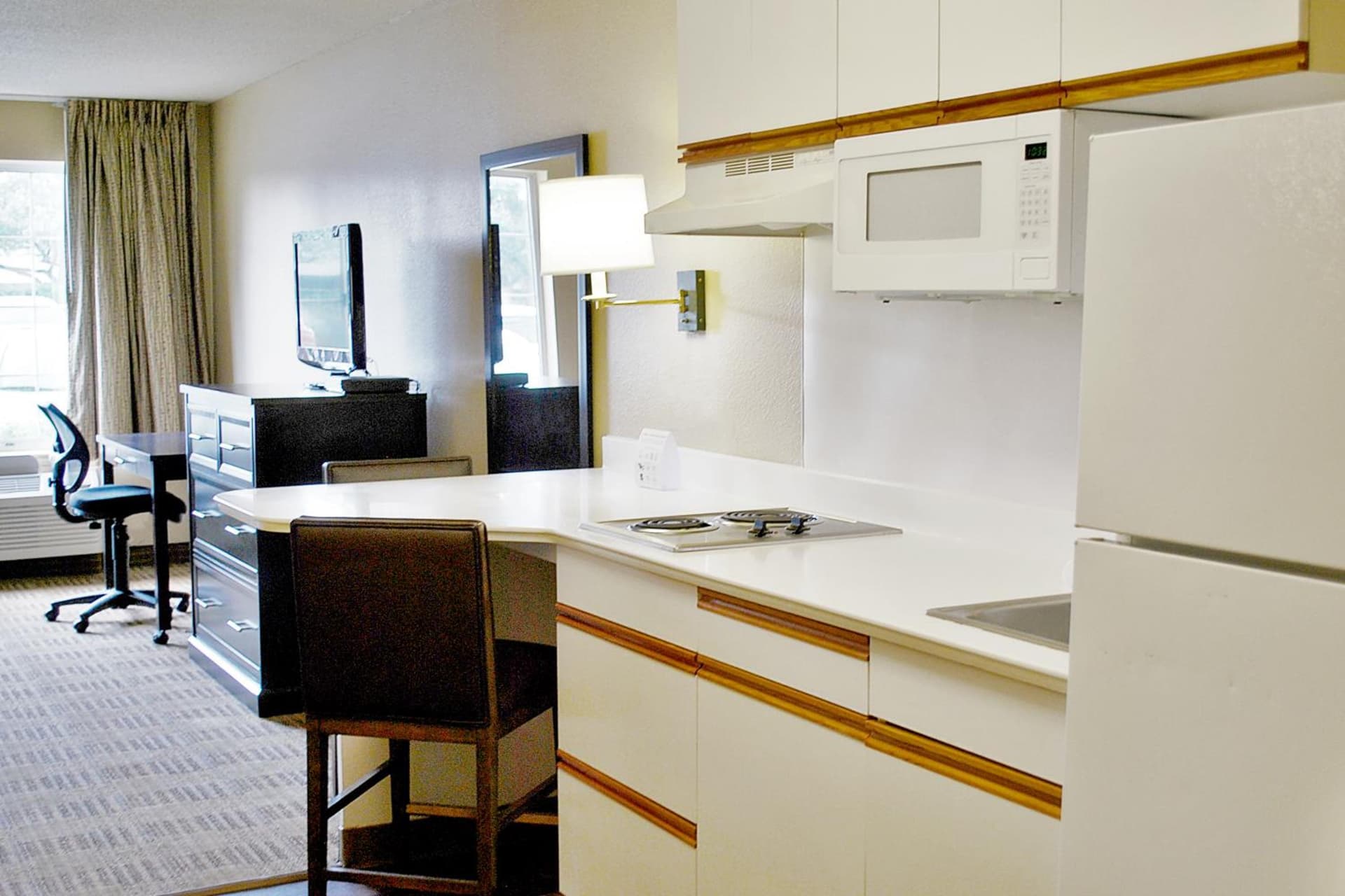 Extended Stay America Select Suites - Chicago - Naperville - East gallery photo in Naperville, IL — image 43