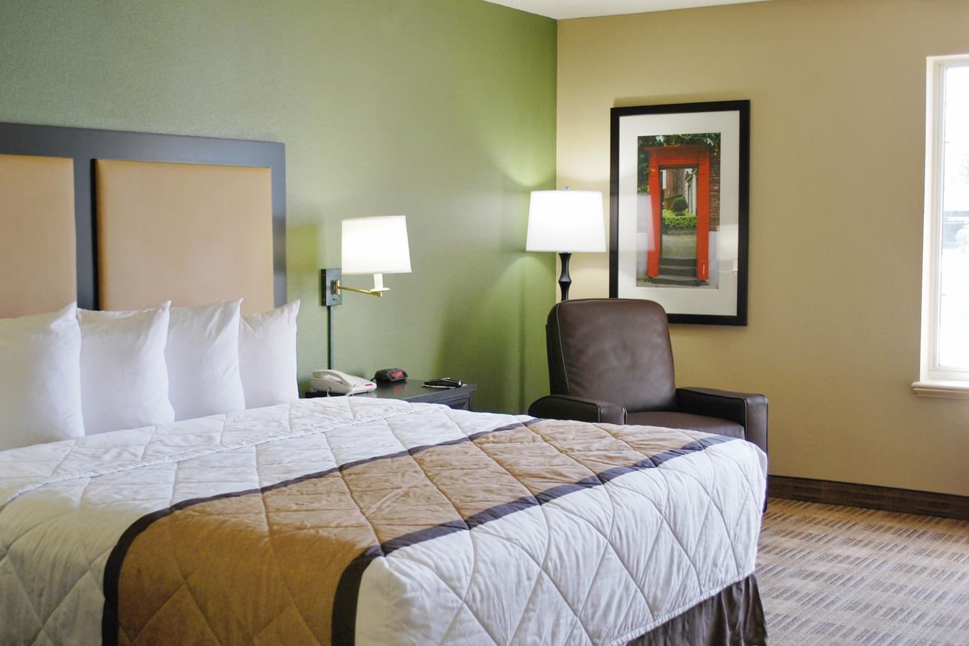 Extended Stay America Select Suites - Chicago - Naperville - East gallery photo in Naperville, IL — image 31