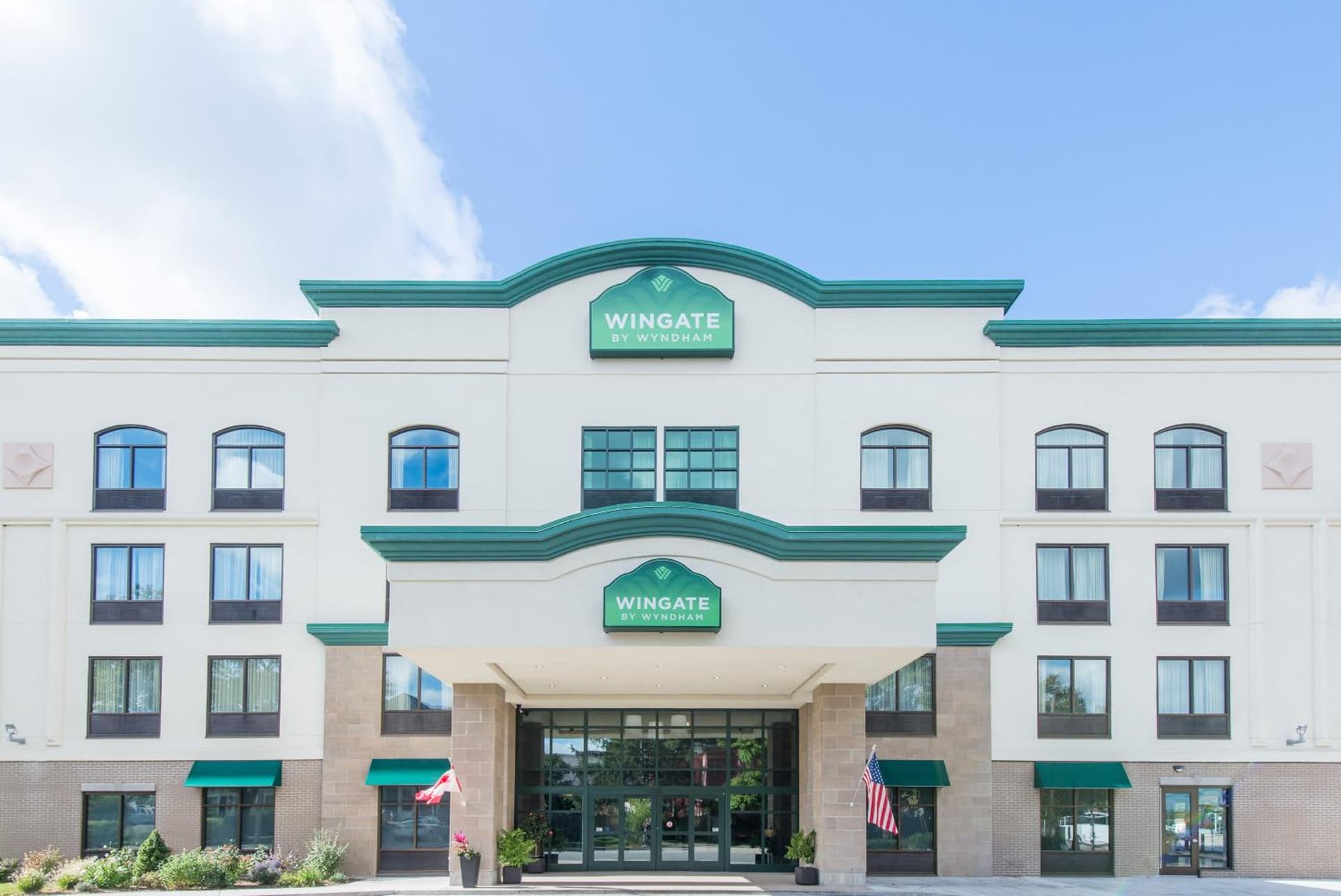 Wingate by Wyndham Niagara Falls interior in Niagara Falls, NY — gallery photo 2