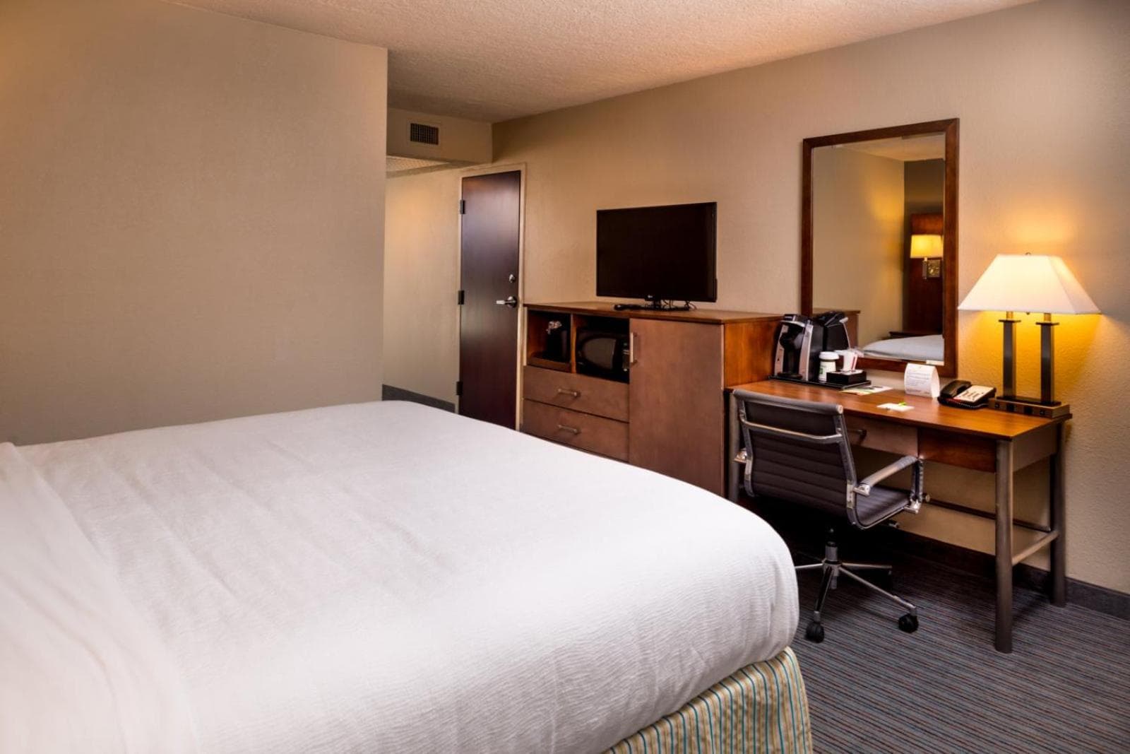 Holiday Inn Hotel & Suites Oklahoma City North by IHG interior in Oklahoma City, OK — gallery photo 2
