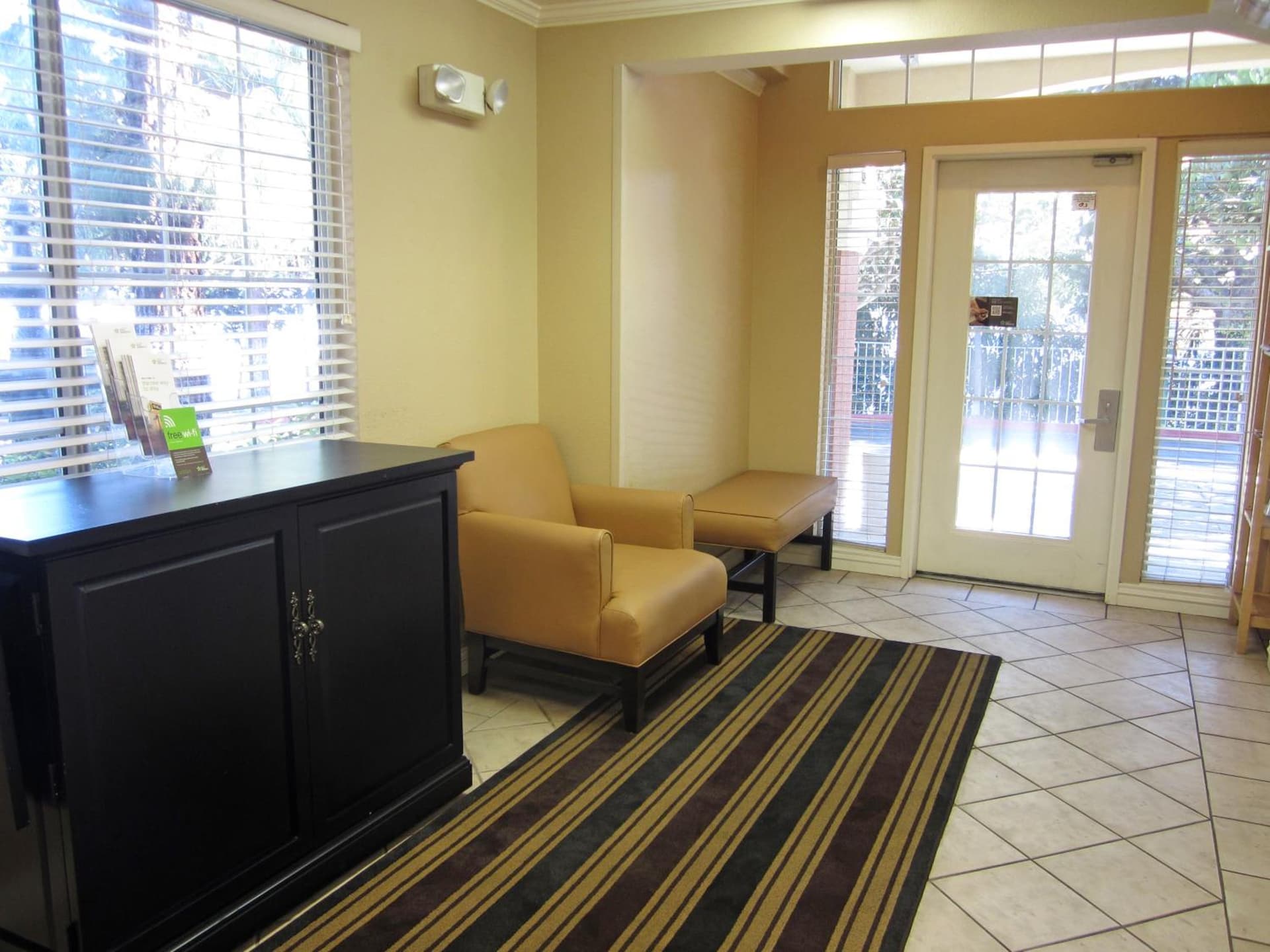 Extended Stay America Suites - Los Angeles - LAX Airport - El Segundo interior in El Segundo, CA — gallery photo 2