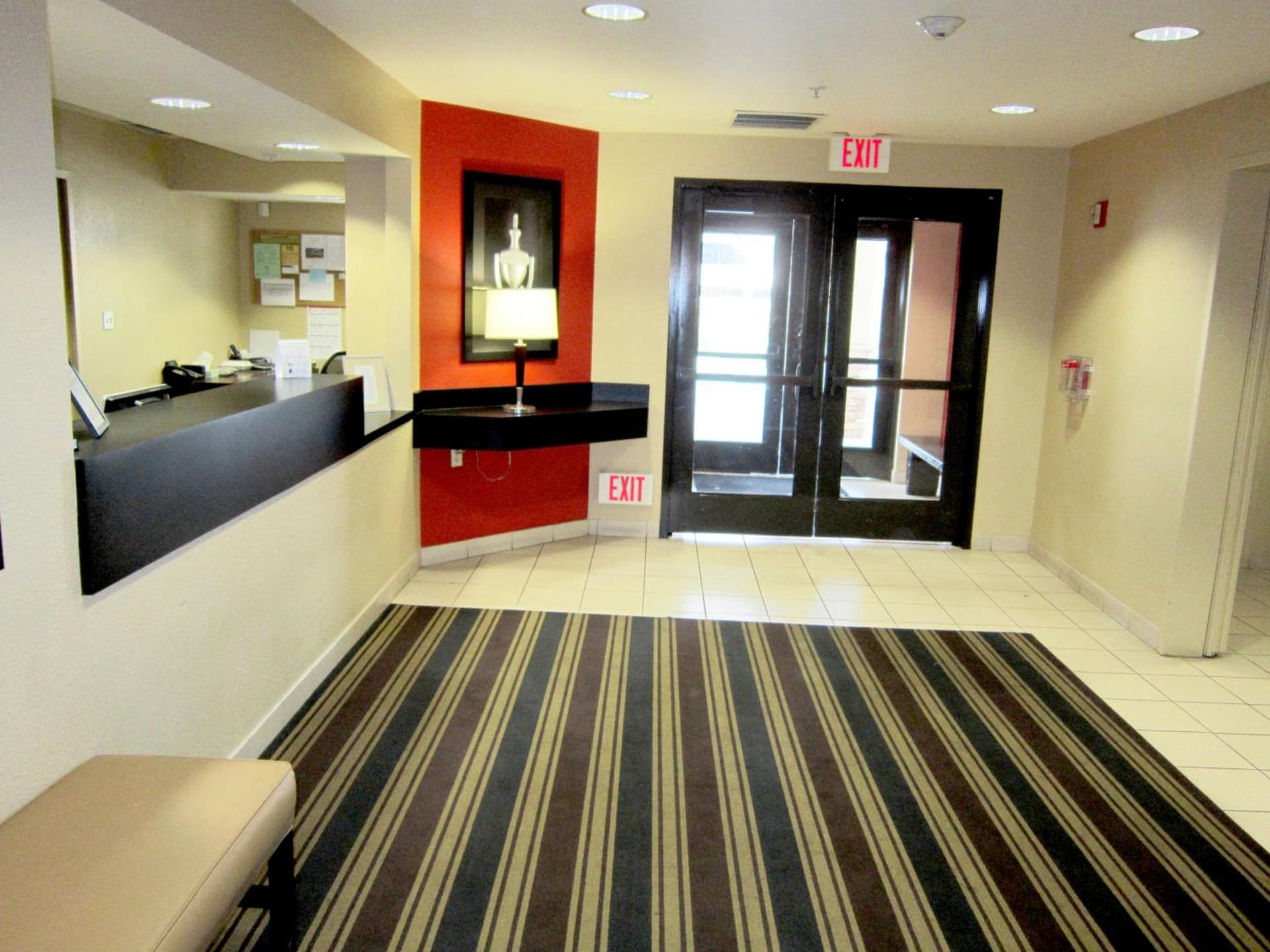 Studio 6 Suites Seattle Kent WA gallery photo in Kent, WA — image 9