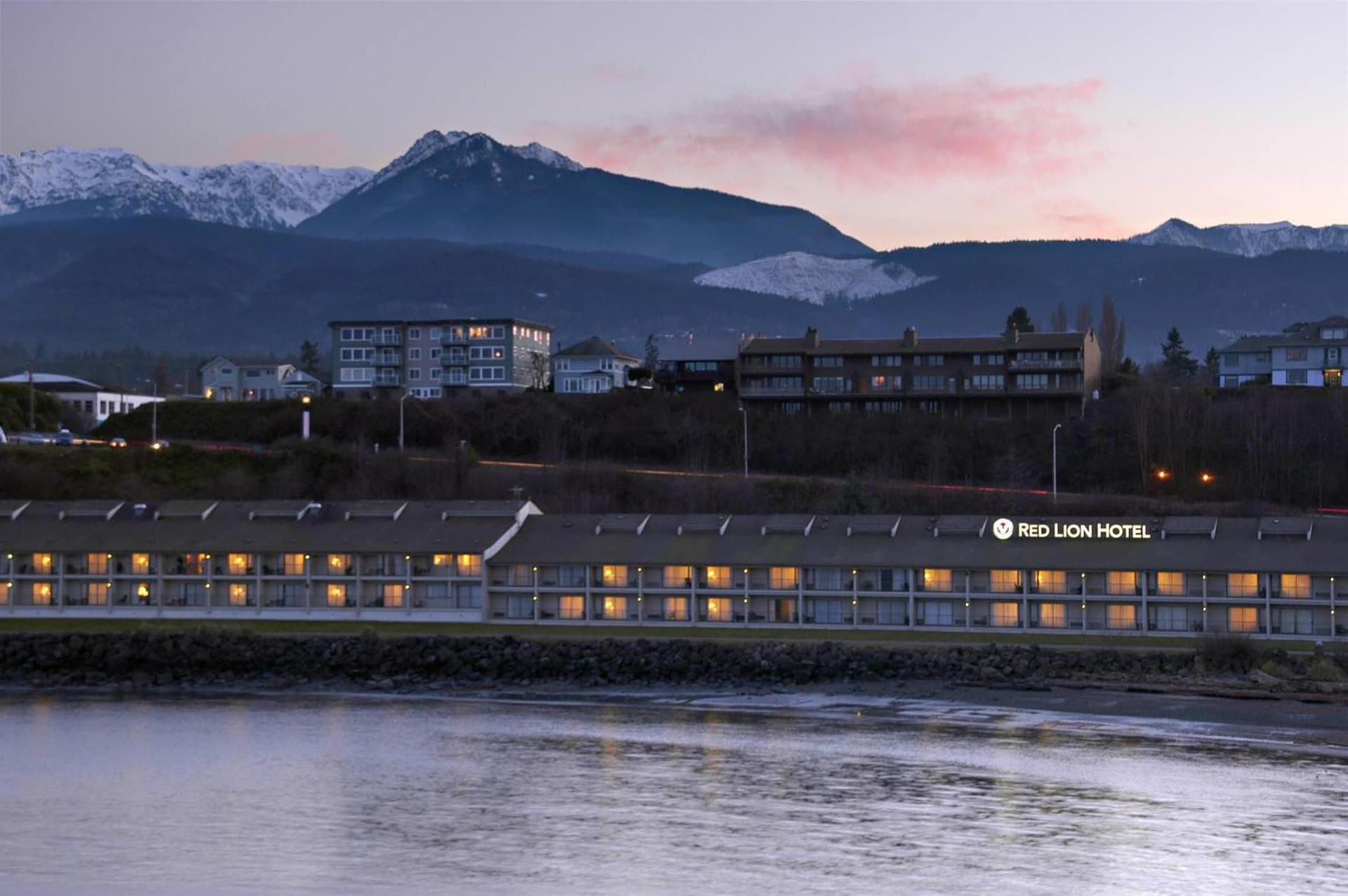 Red Lion Hotel Port Angeles Harbor property views in Port Angeles, WA — gallery photo 3
