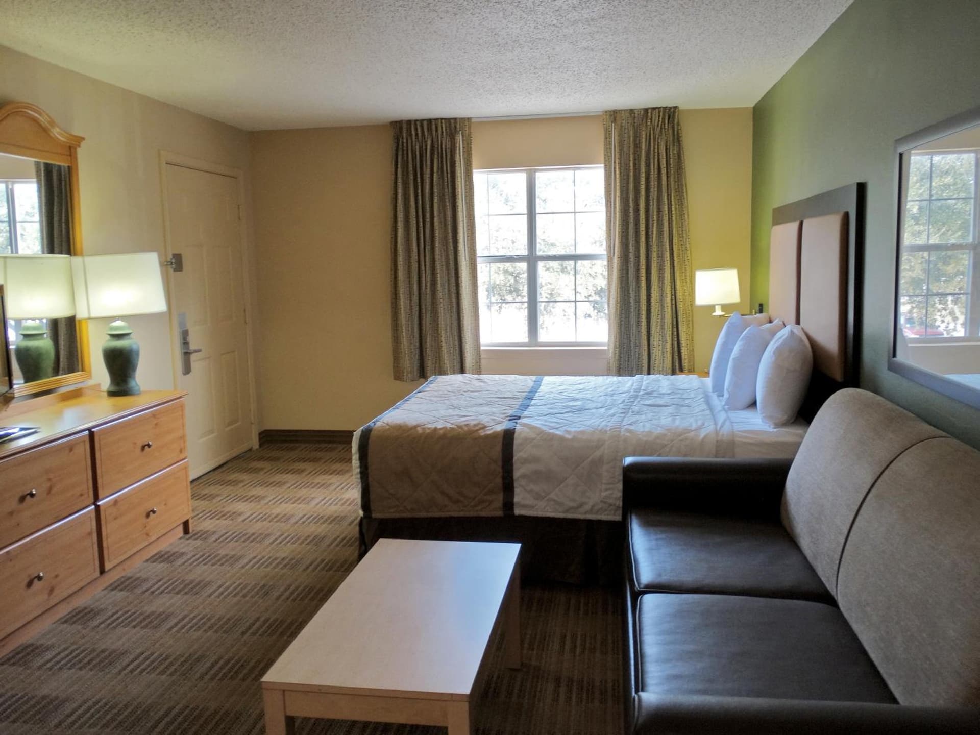 Extended Stay America Suites - Fort Worth - Medical Center gallery photo in Fort Worth, TX — image 12