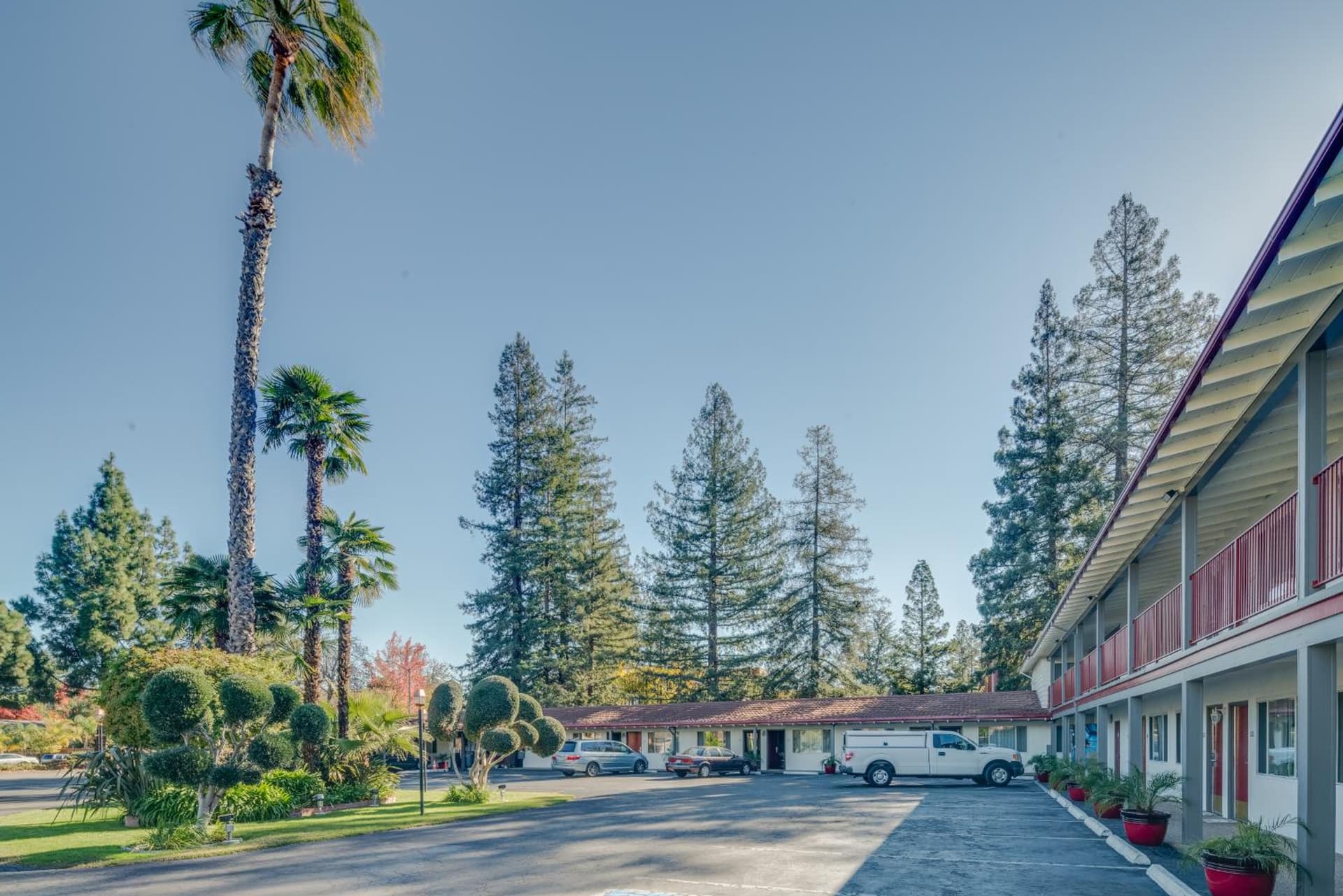The Palo Alto Inn featured exterior or lobby in Palo Alto, CA — similar hotel