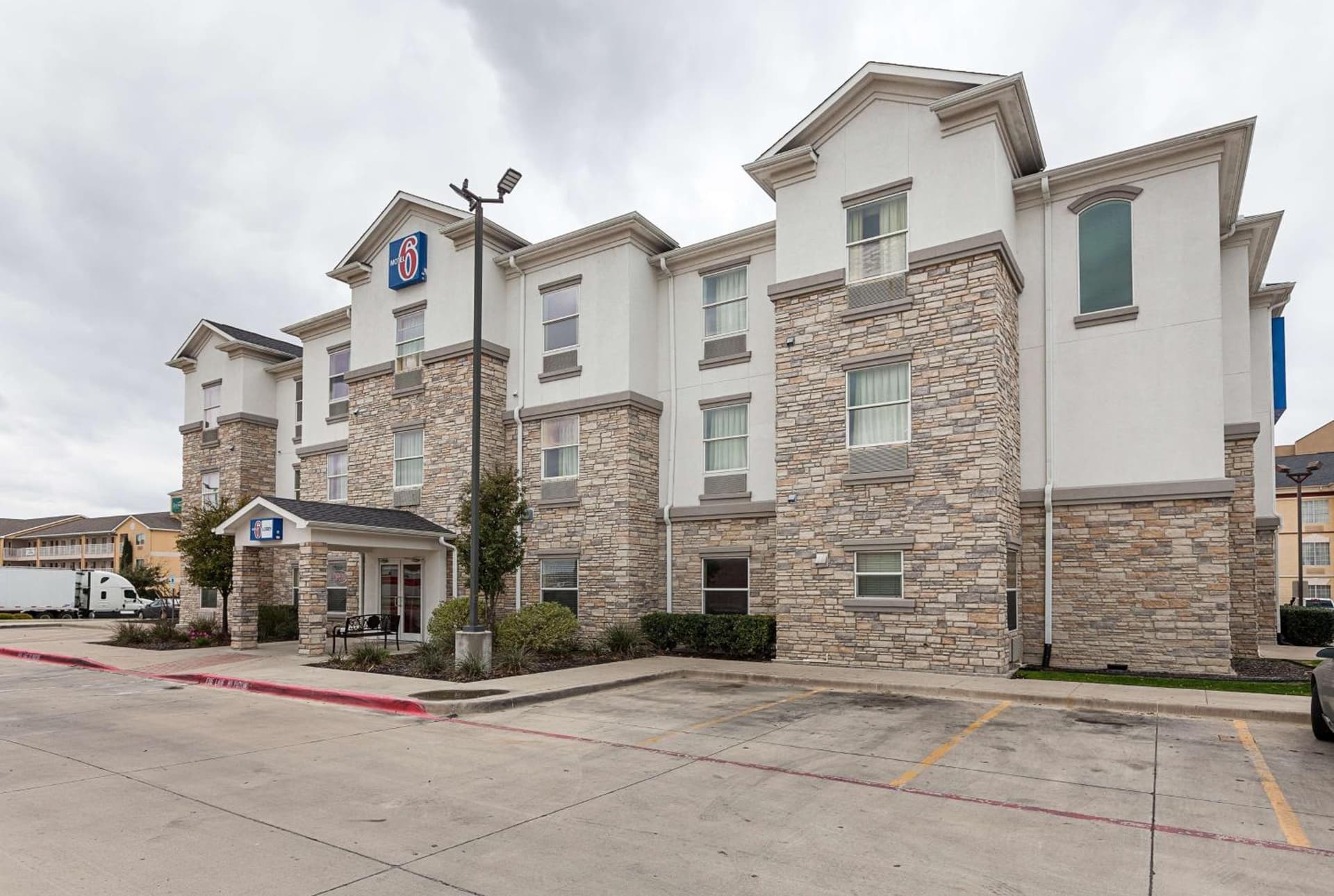 Motel 6-Fort Worth, TX featured exterior or lobby in Fort Worth, TX — similar hotel