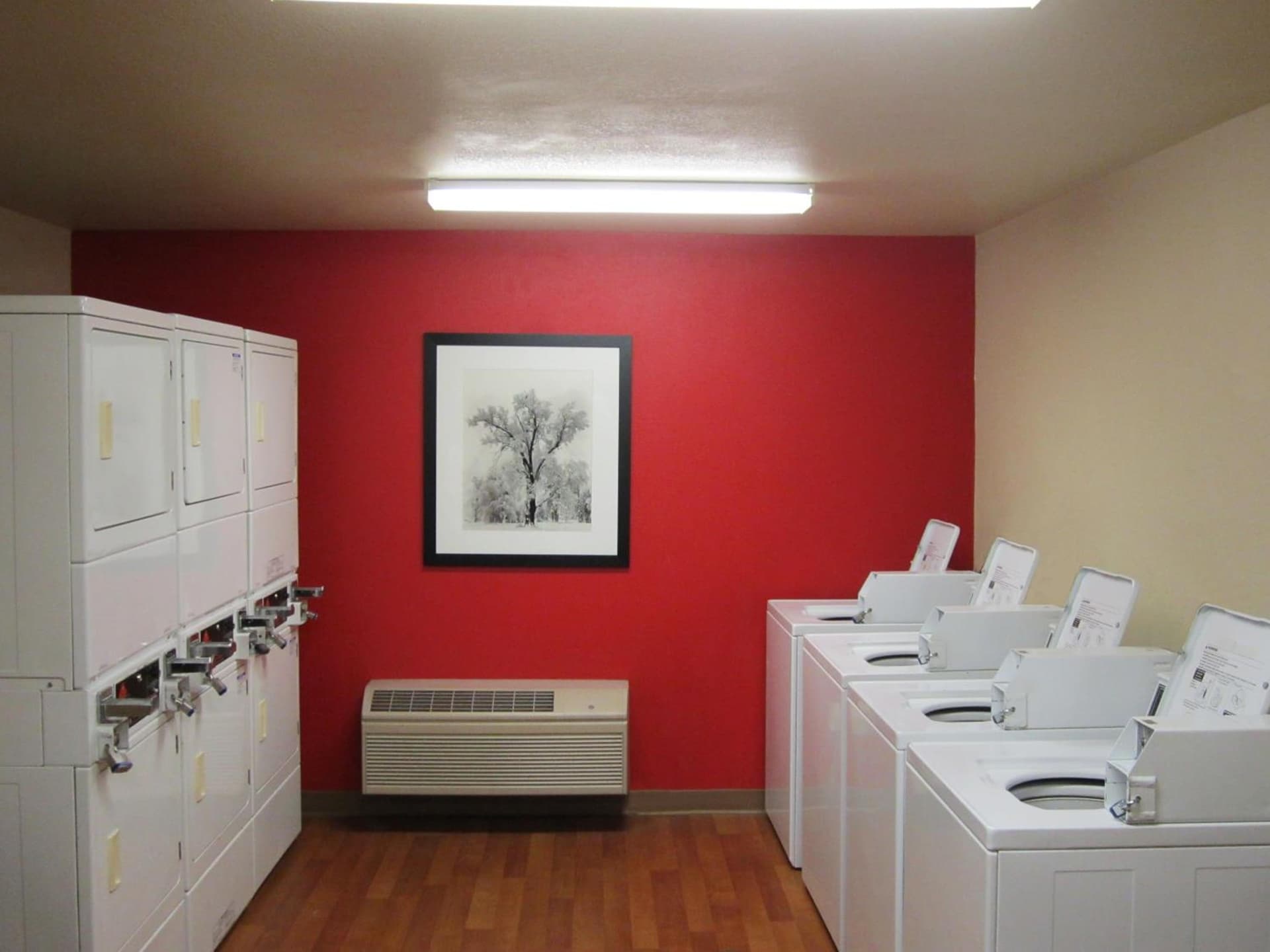Extended Stay America Suites - Orange County - Katella Ave gallery photo in Orange, CA — image 53