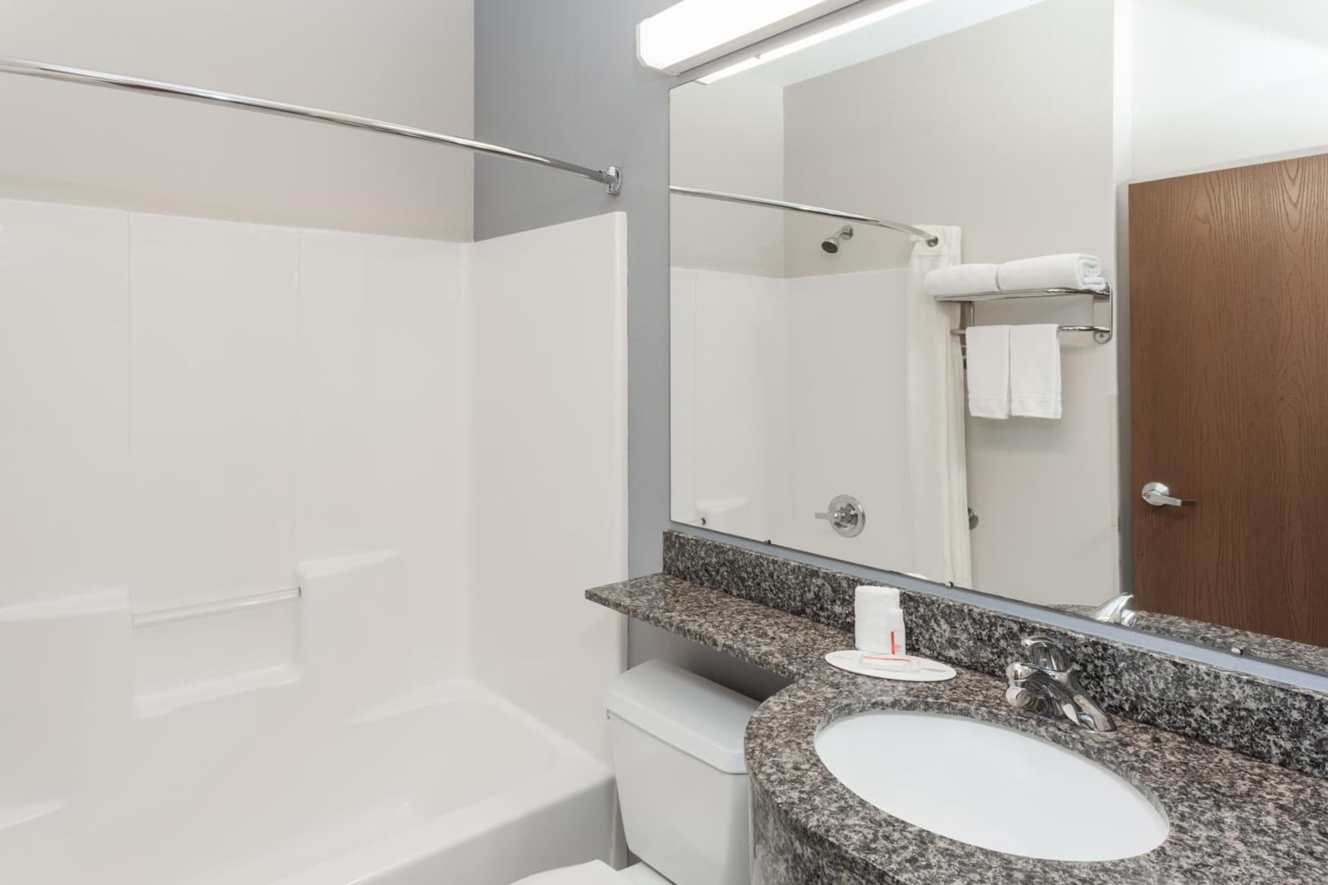 Microtel Inn and Suites Elkhart gallery photo in Elkhart, IN — image 15
