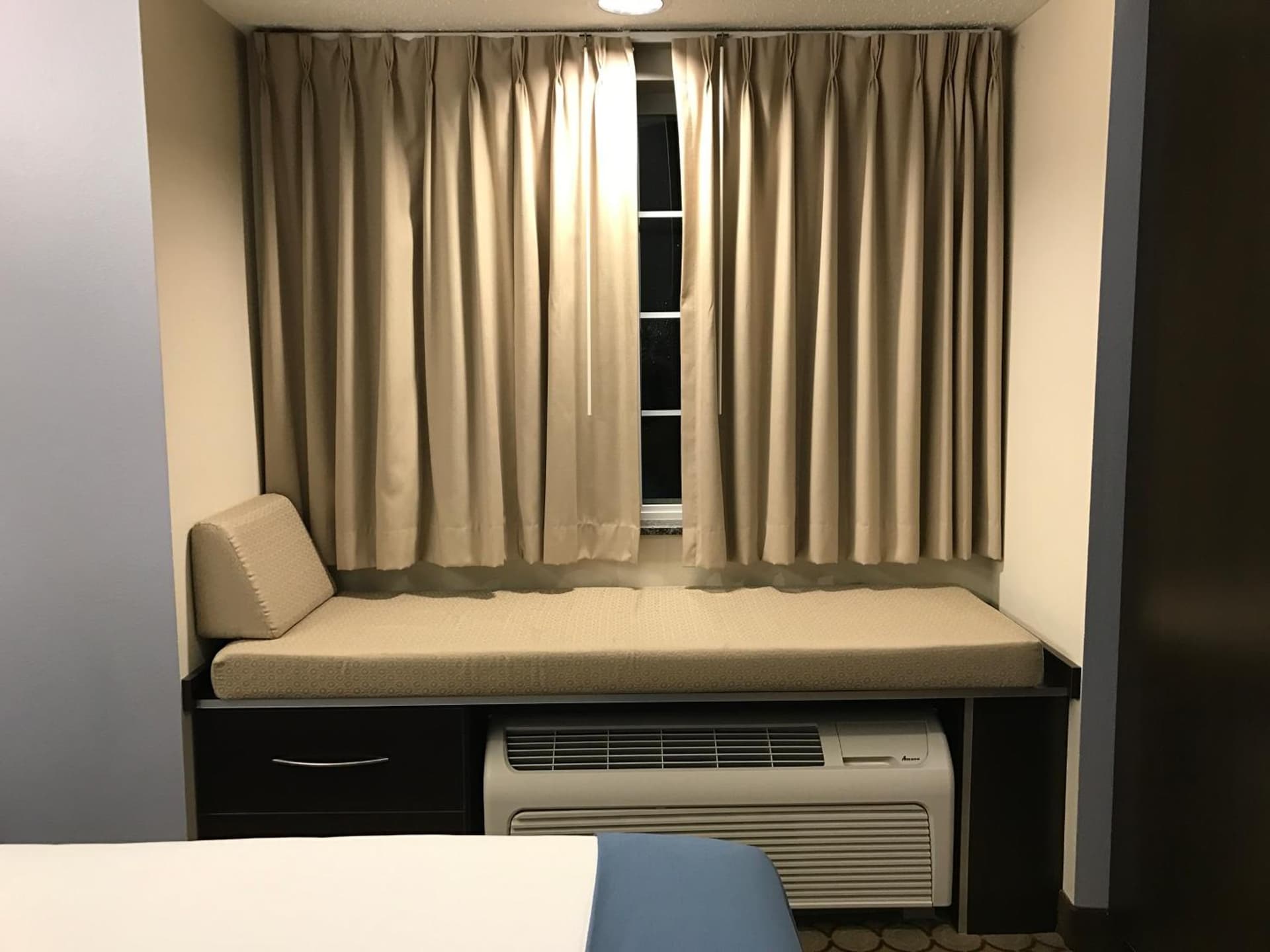 Microtel Inn and Suites Elkhart gallery photo in Elkhart, IN — image 43