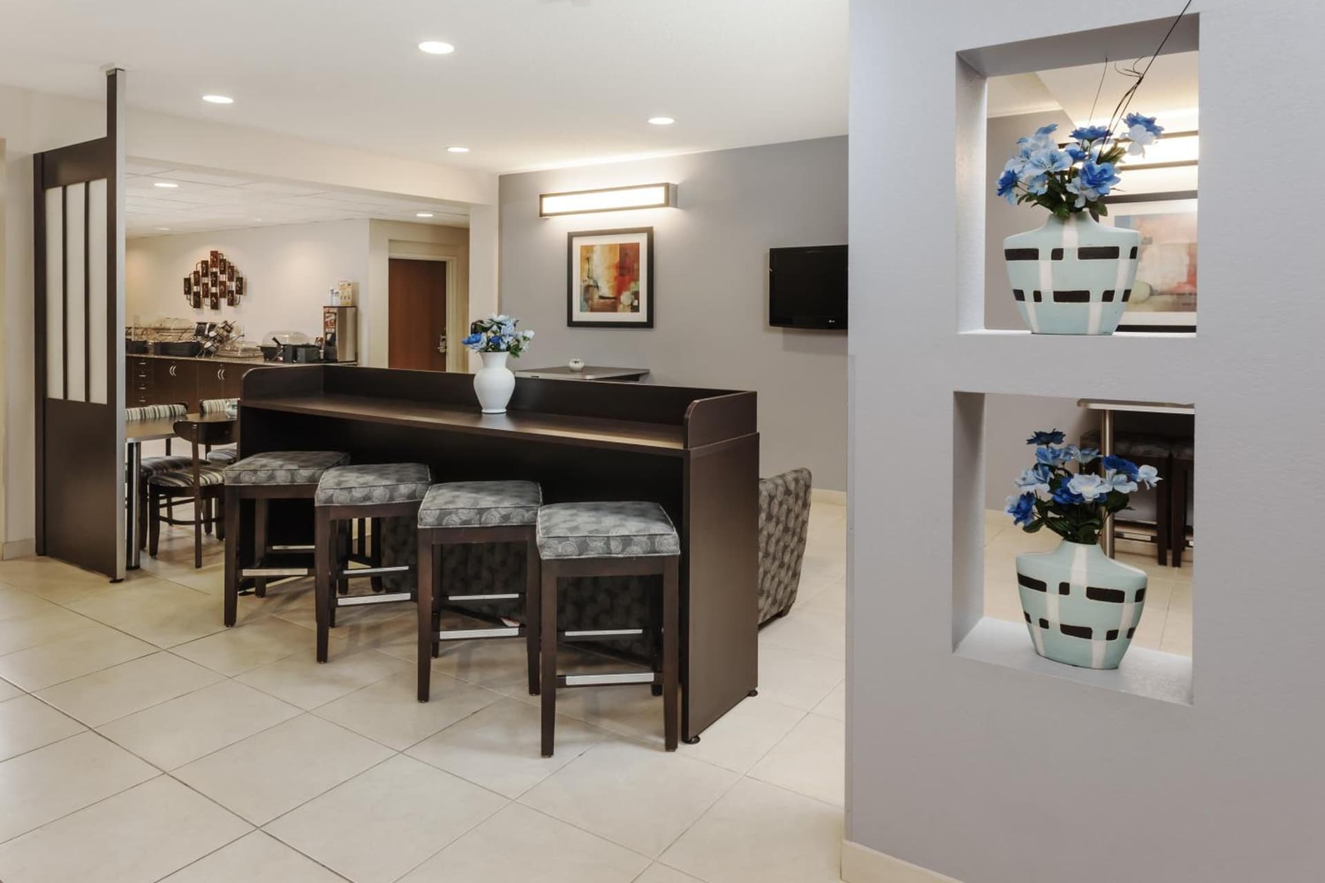 Microtel Inn and Suites Elkhart gallery photo in Elkhart, IN — image 14