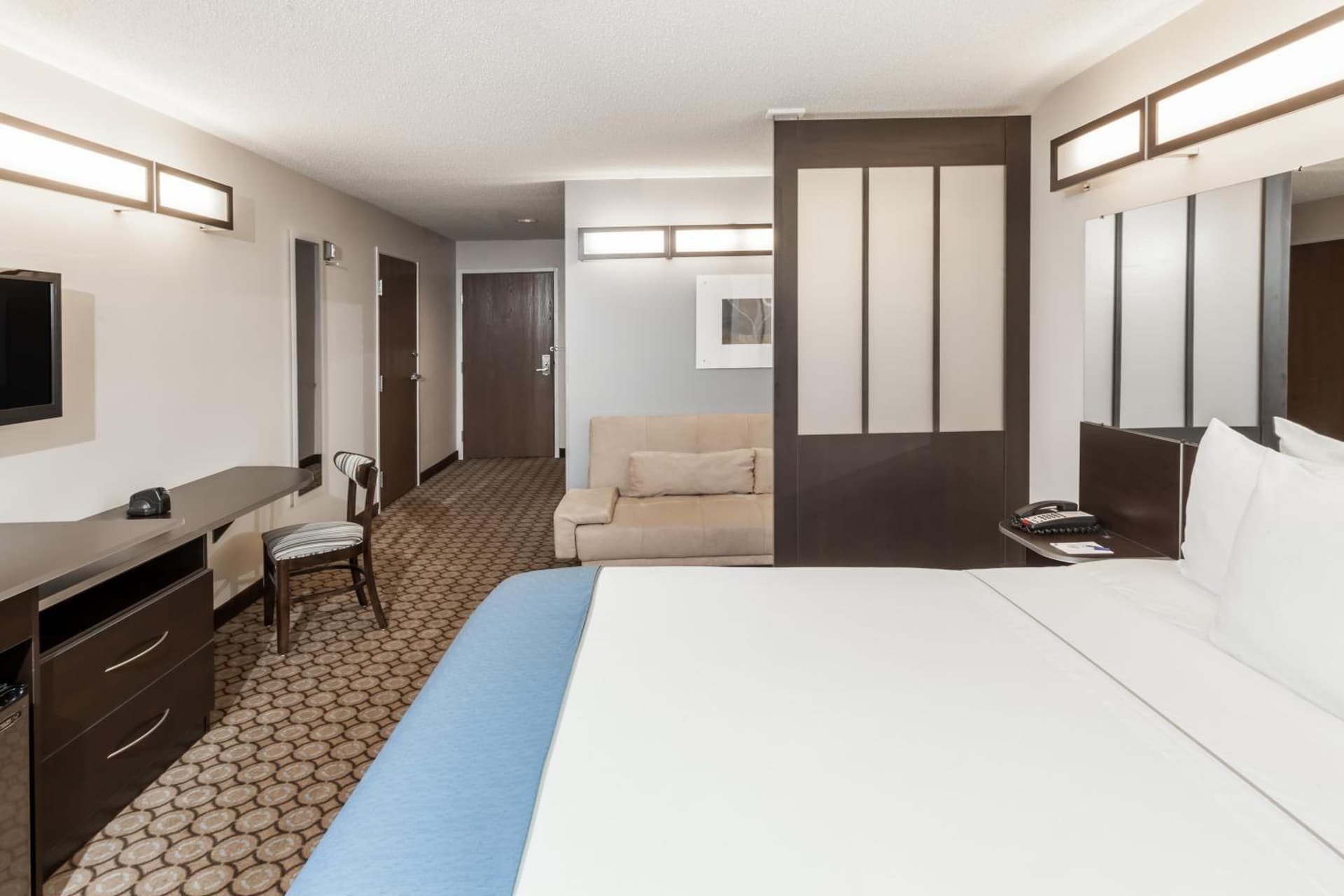 Microtel Inn and Suites Elkhart gallery photo in Elkhart, IN — image 11